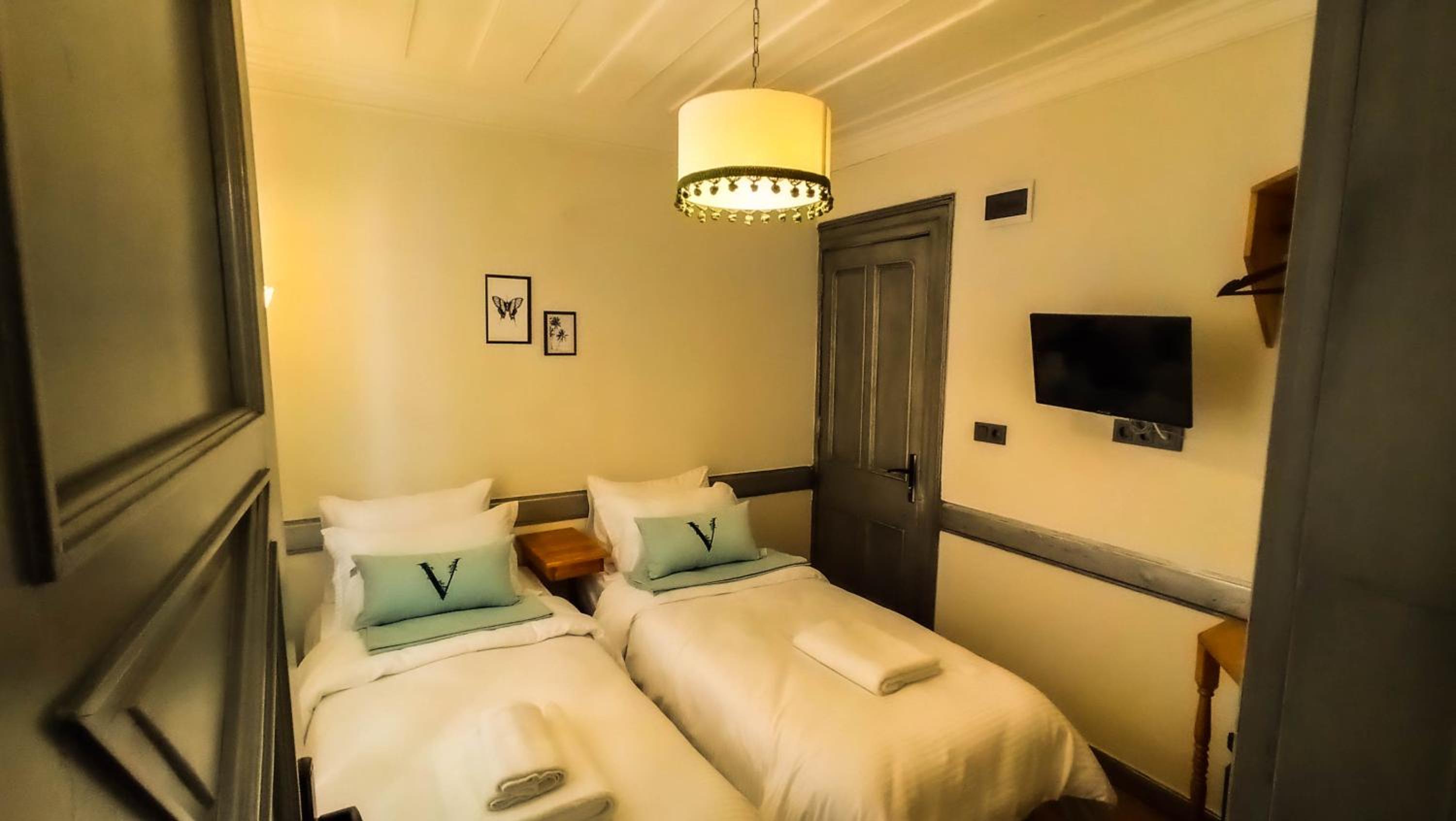Budget Double or Twin Room - Photo 10