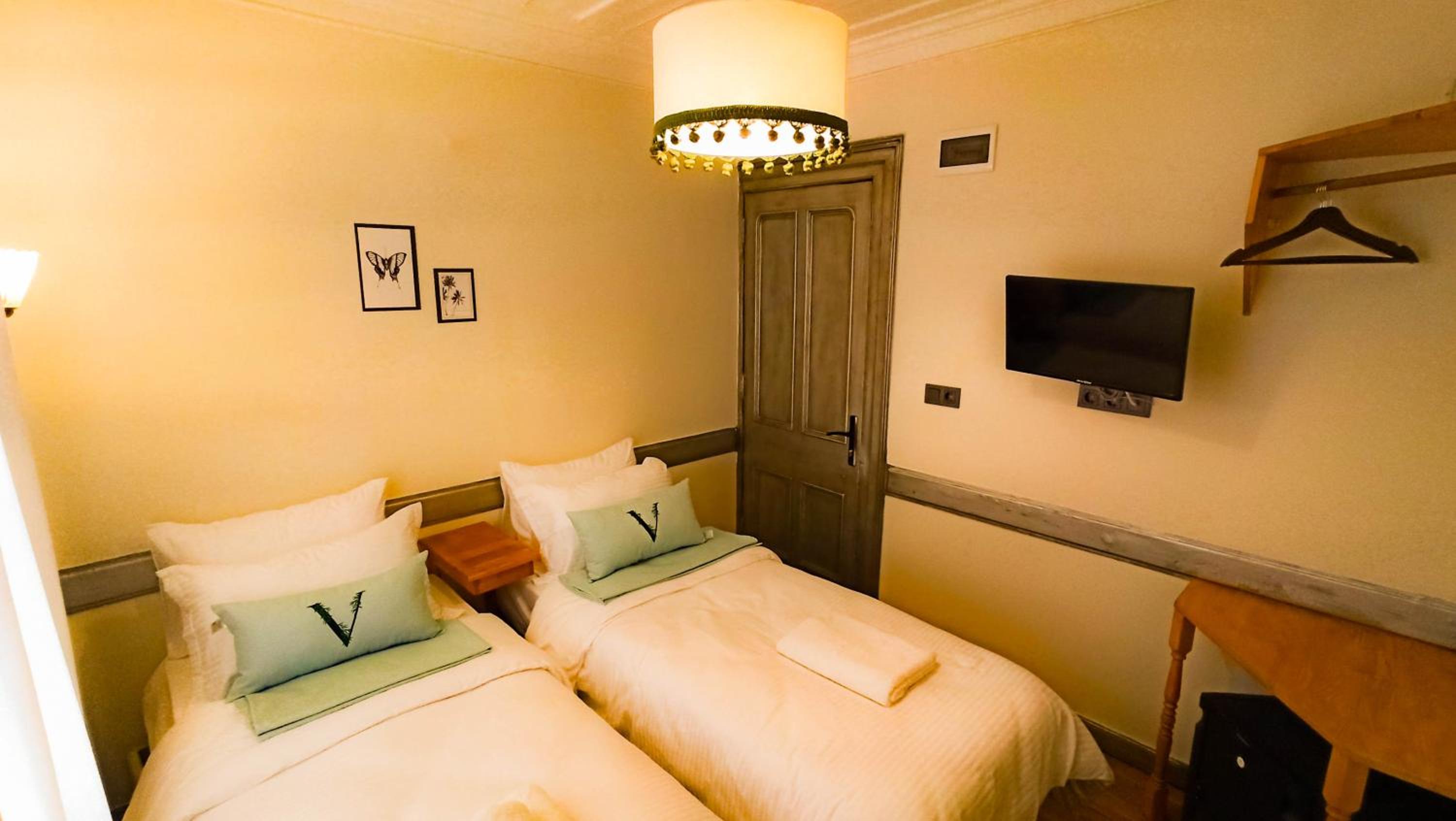 Budget Double or Twin Room - Photo 8