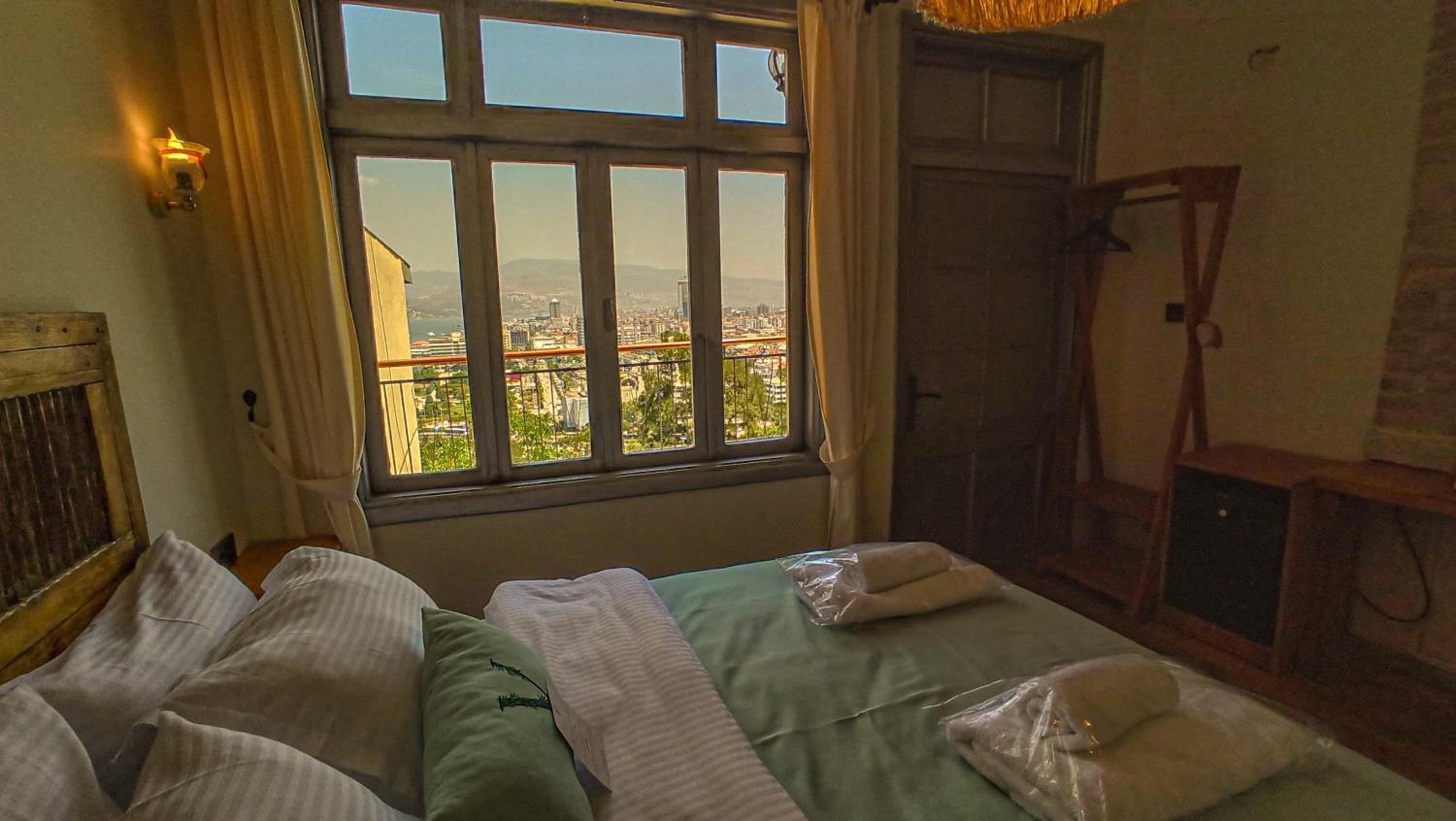 Deluxe Suite with Sea View photo 3