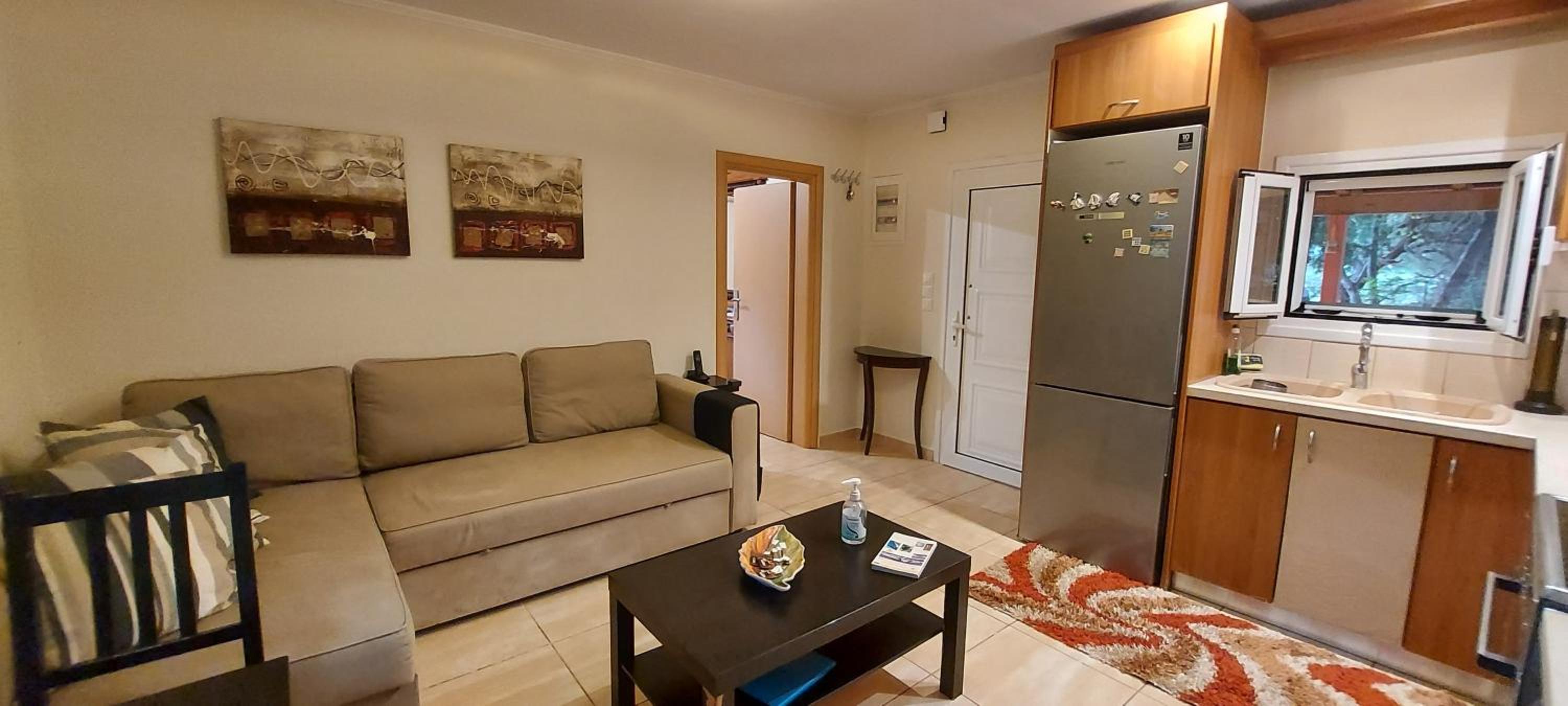 One-Bedroom House photo 1