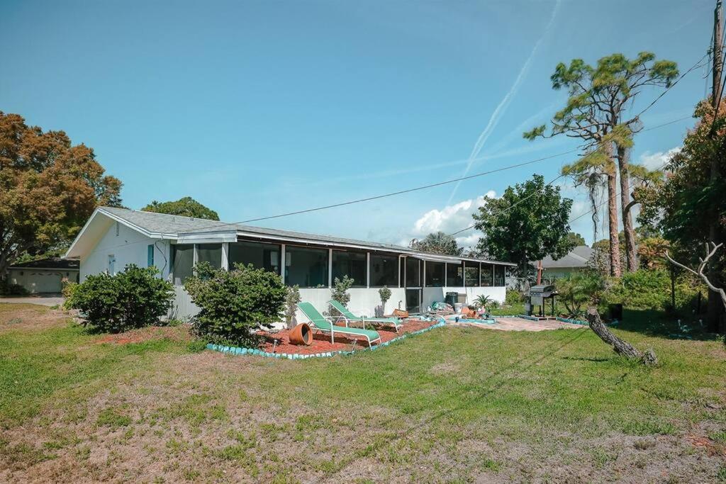 Three-Bedroom House photo 2