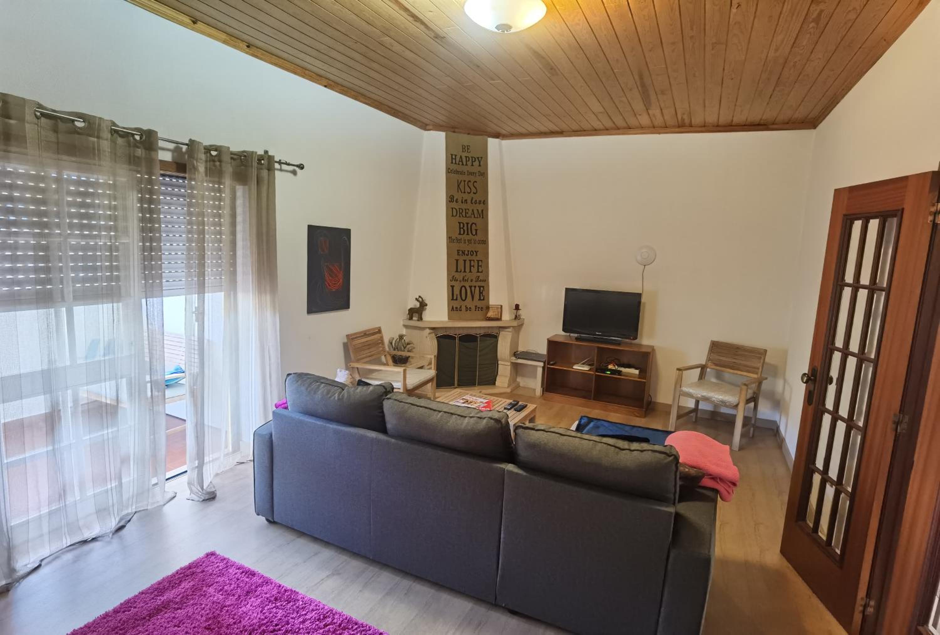 Apartment with Mountain View - Photo 7