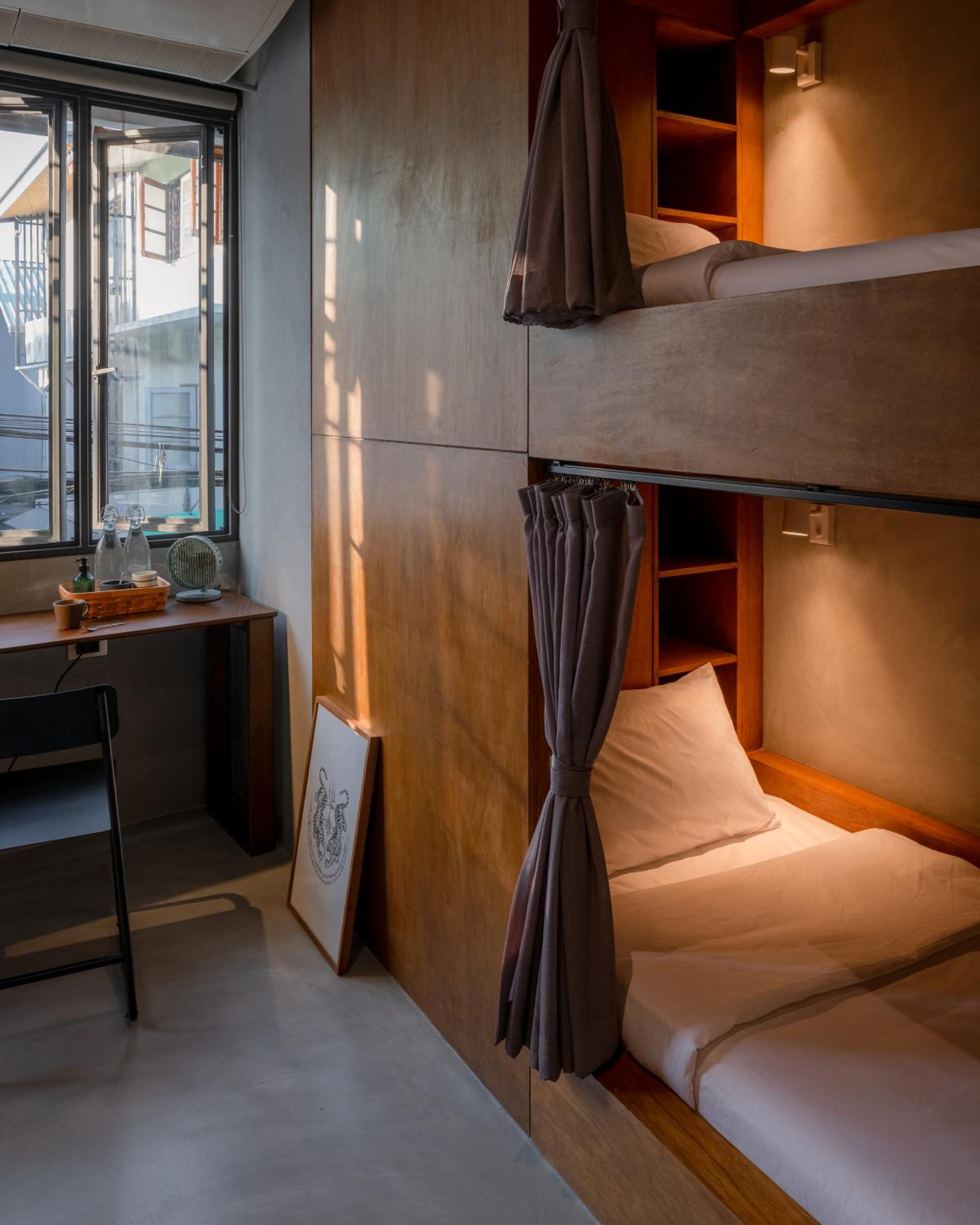 Bed in 8-Bed Mixed Dormitory Room photo 1