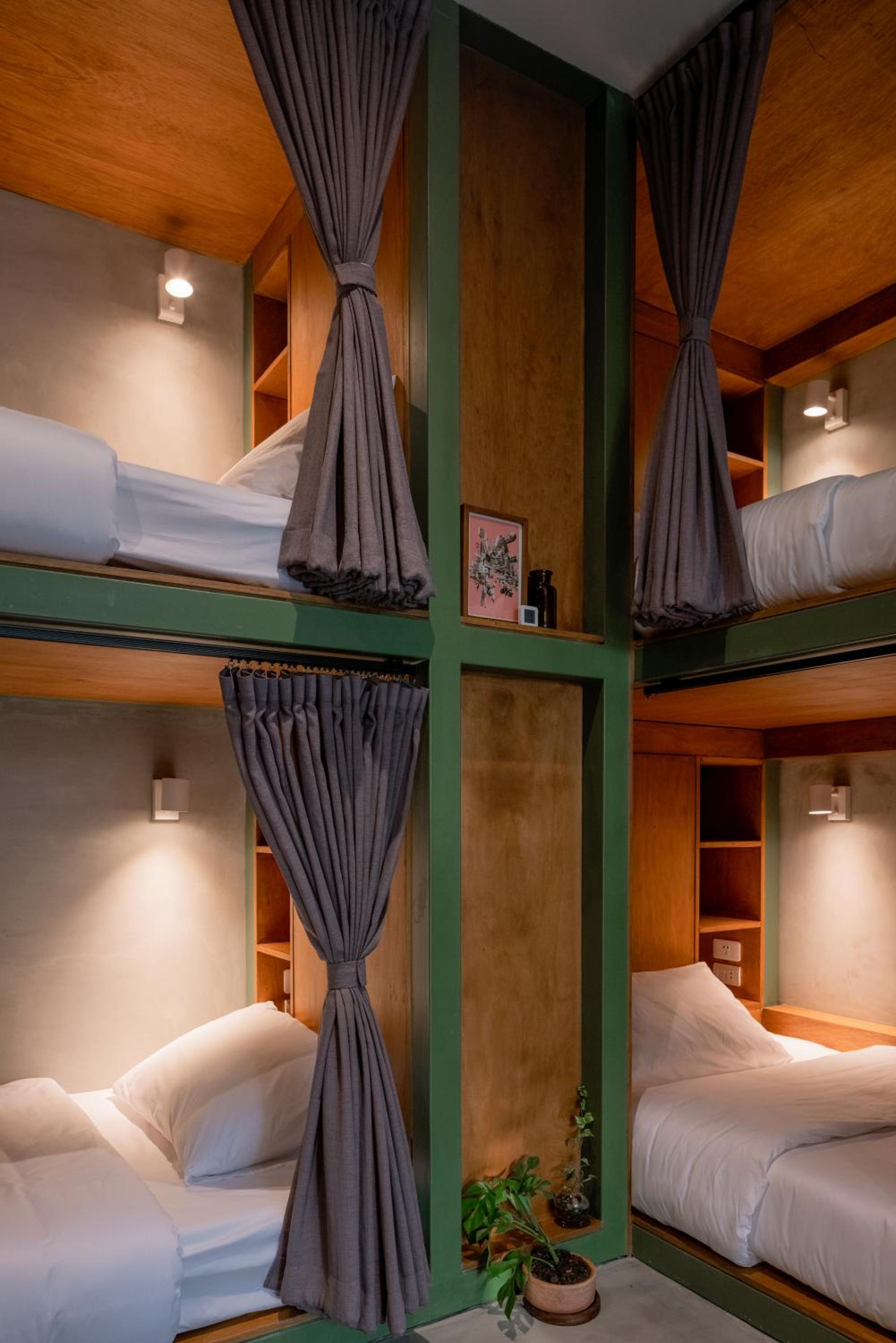 Bed in 8-Bed Mixed Dormitory Room photo 3