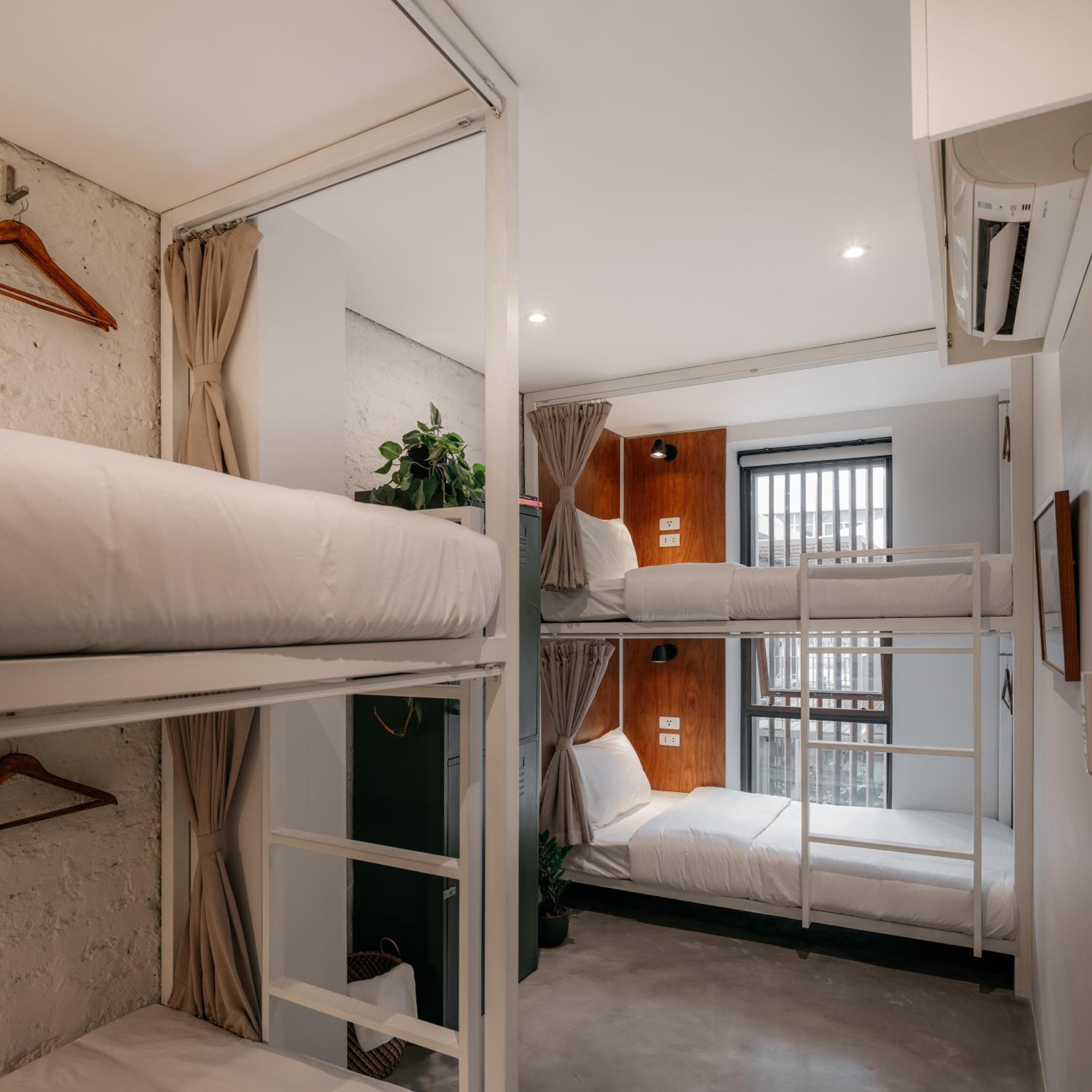 4-Bed Mixed Dormitory Room photo 2