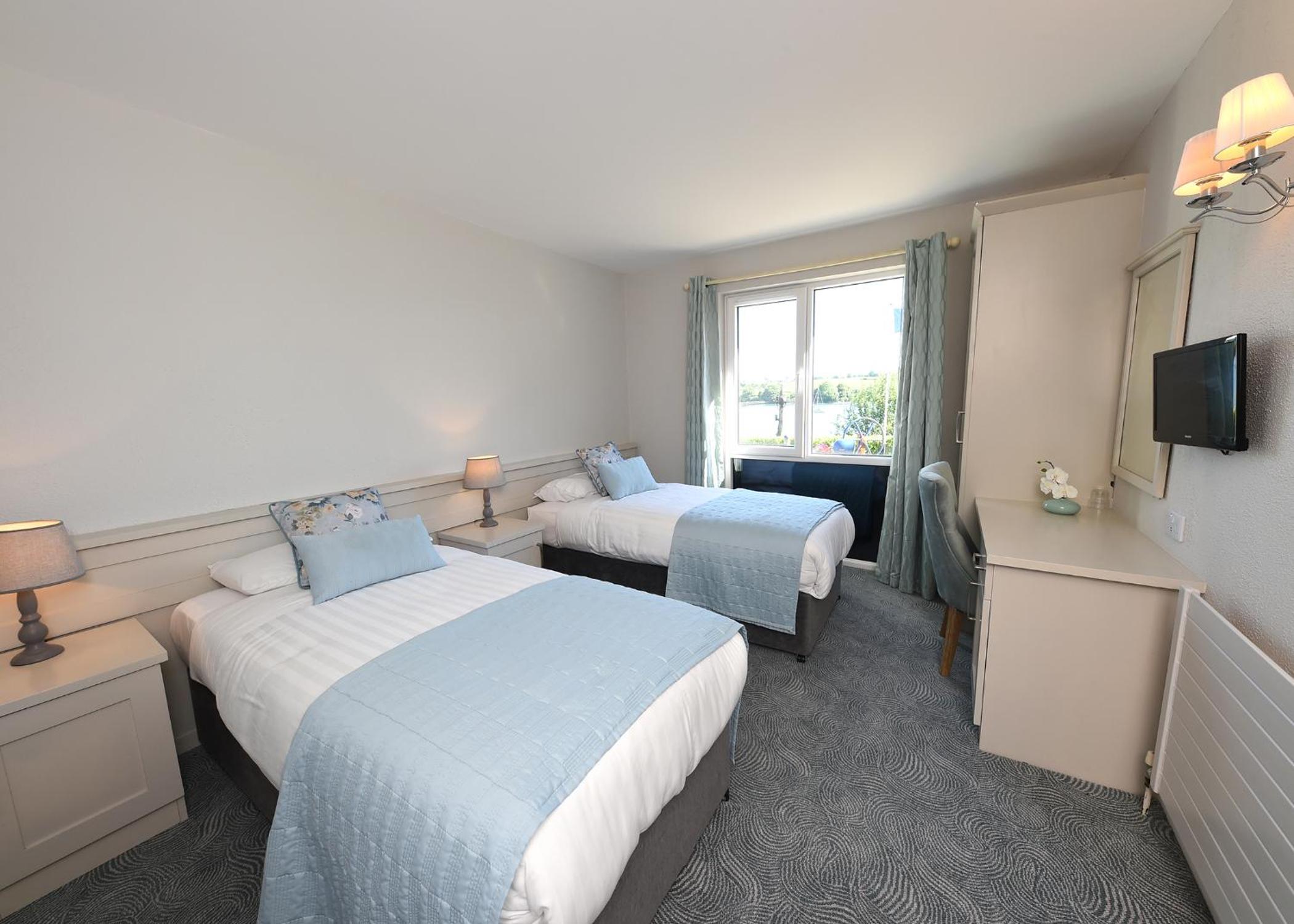 Standard Twin Room photo 2