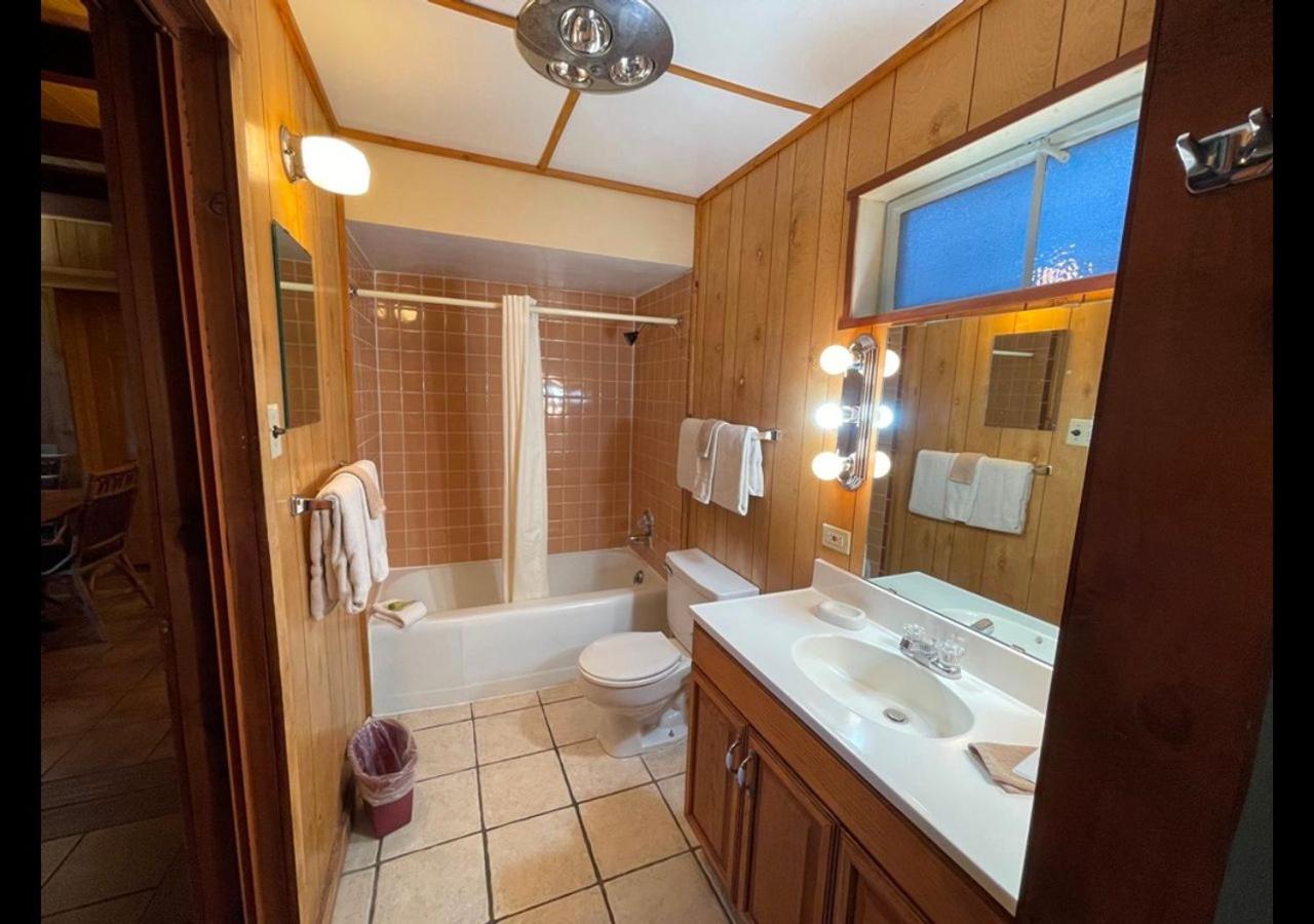 Two-Bedroom Suite - Photo 7
