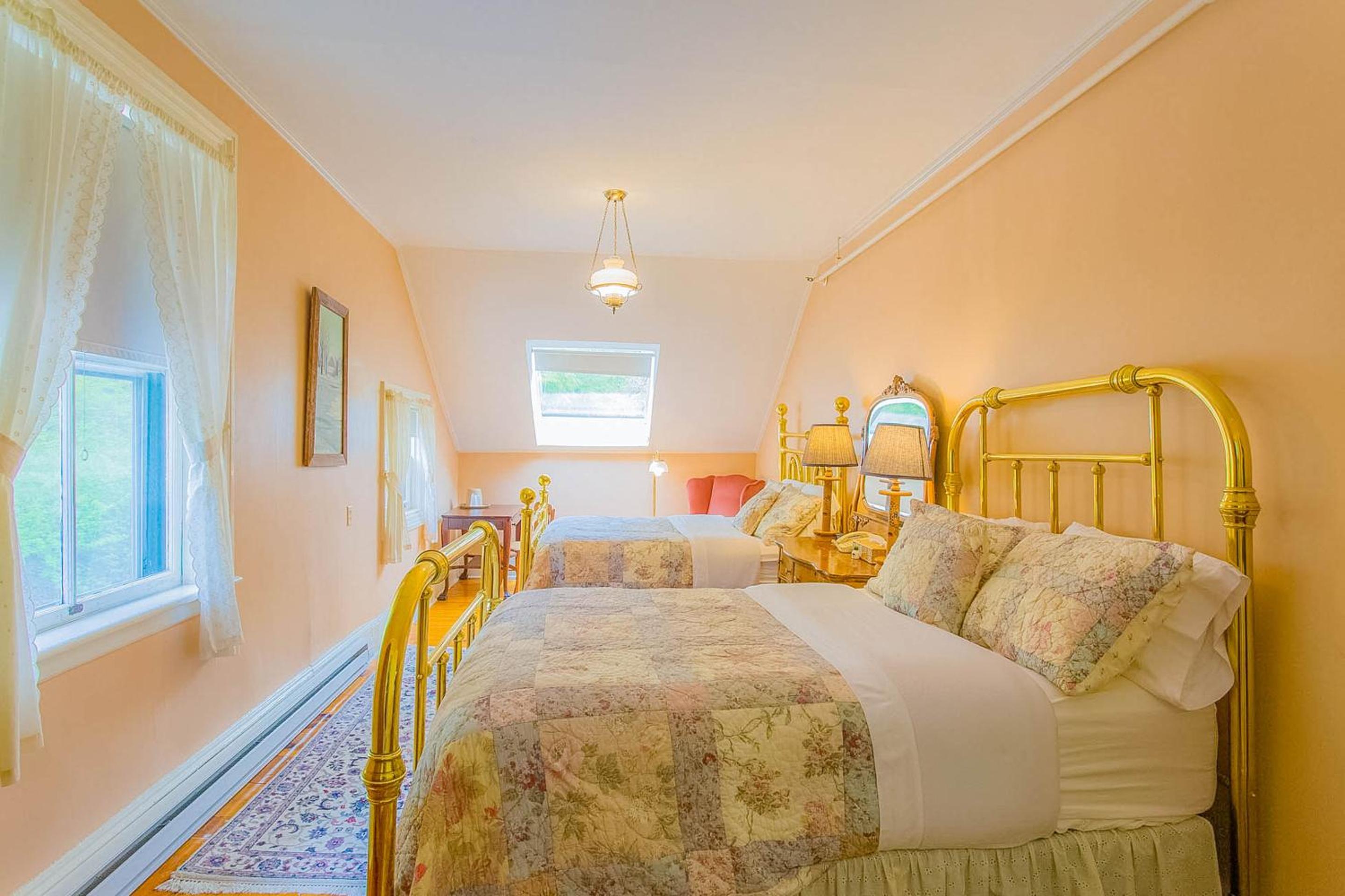  Woodside Room, Two Double Beds photo 3