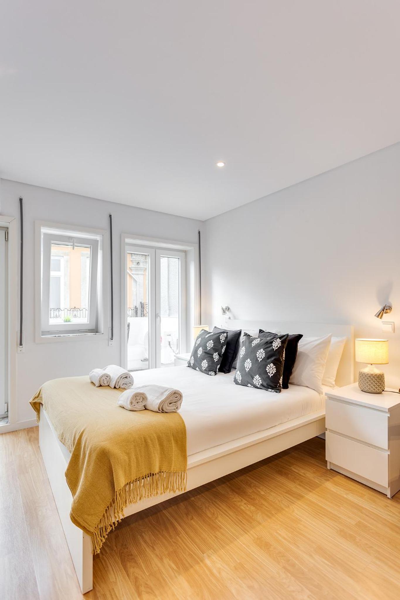Apartment with Terrace - Photo 5