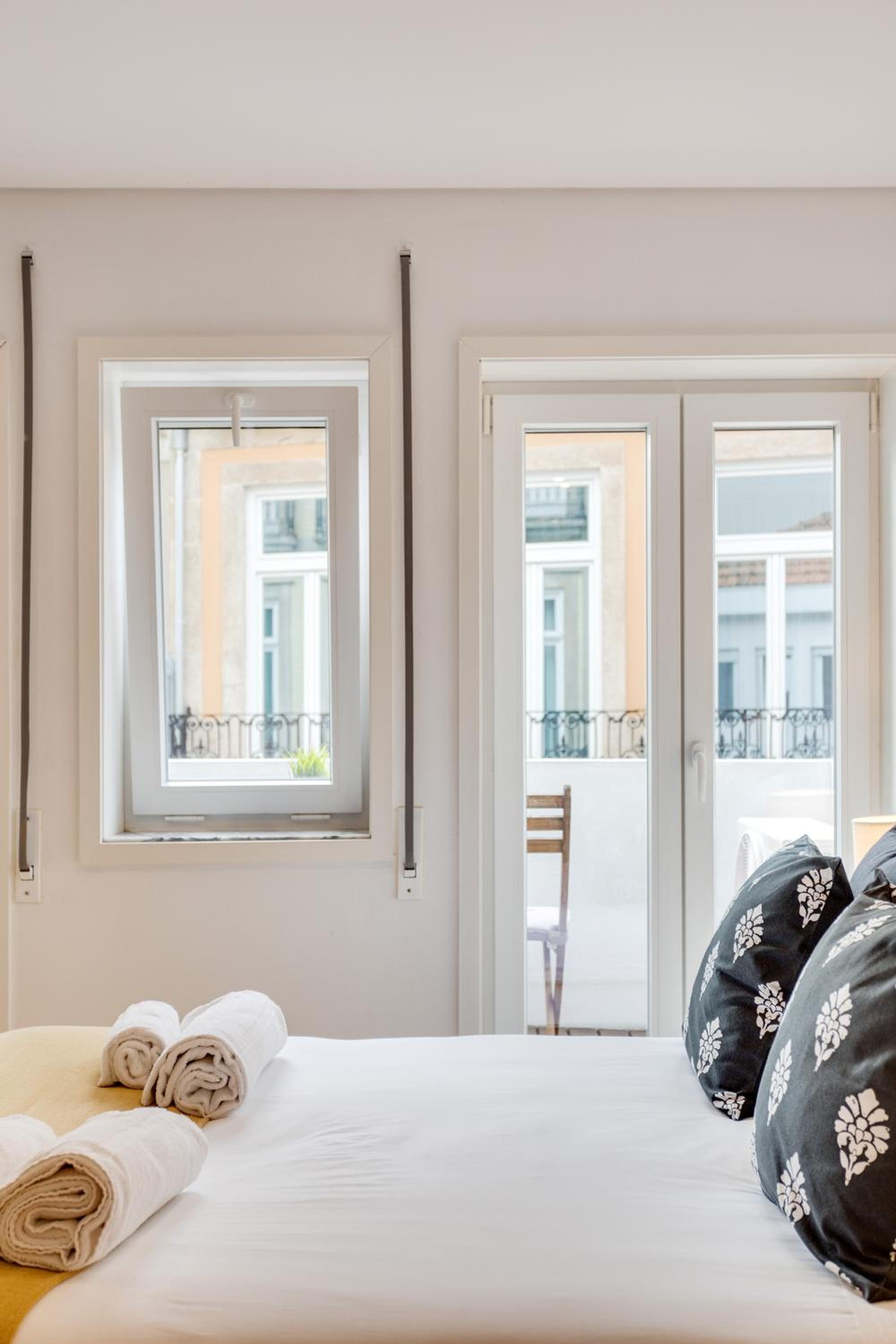 Apartment with Terrace - Photo 4