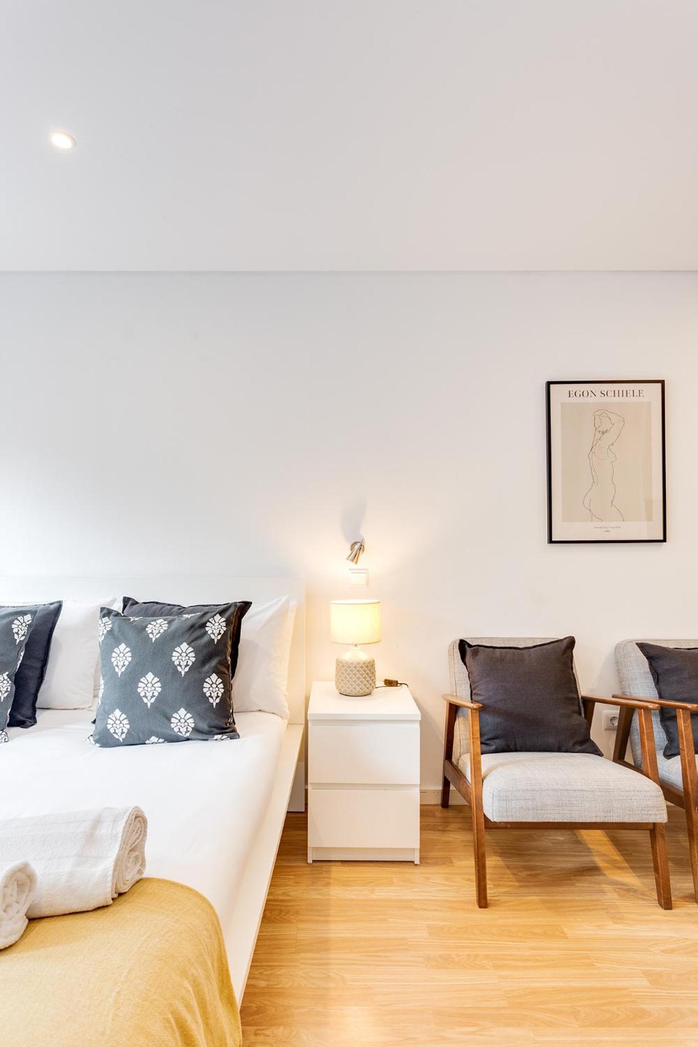Apartment with Terrace - Photo 12