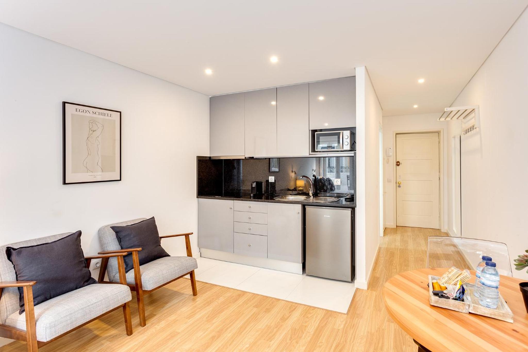 Apartment with Terrace - Photo 2