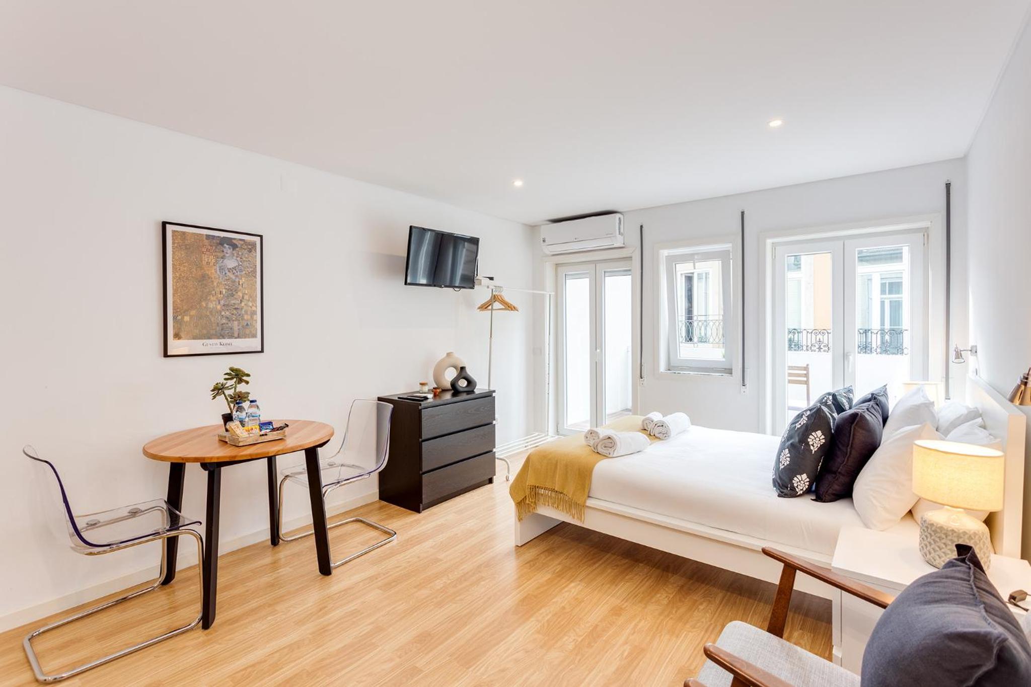 Apartment with Terrace - Photo 18
