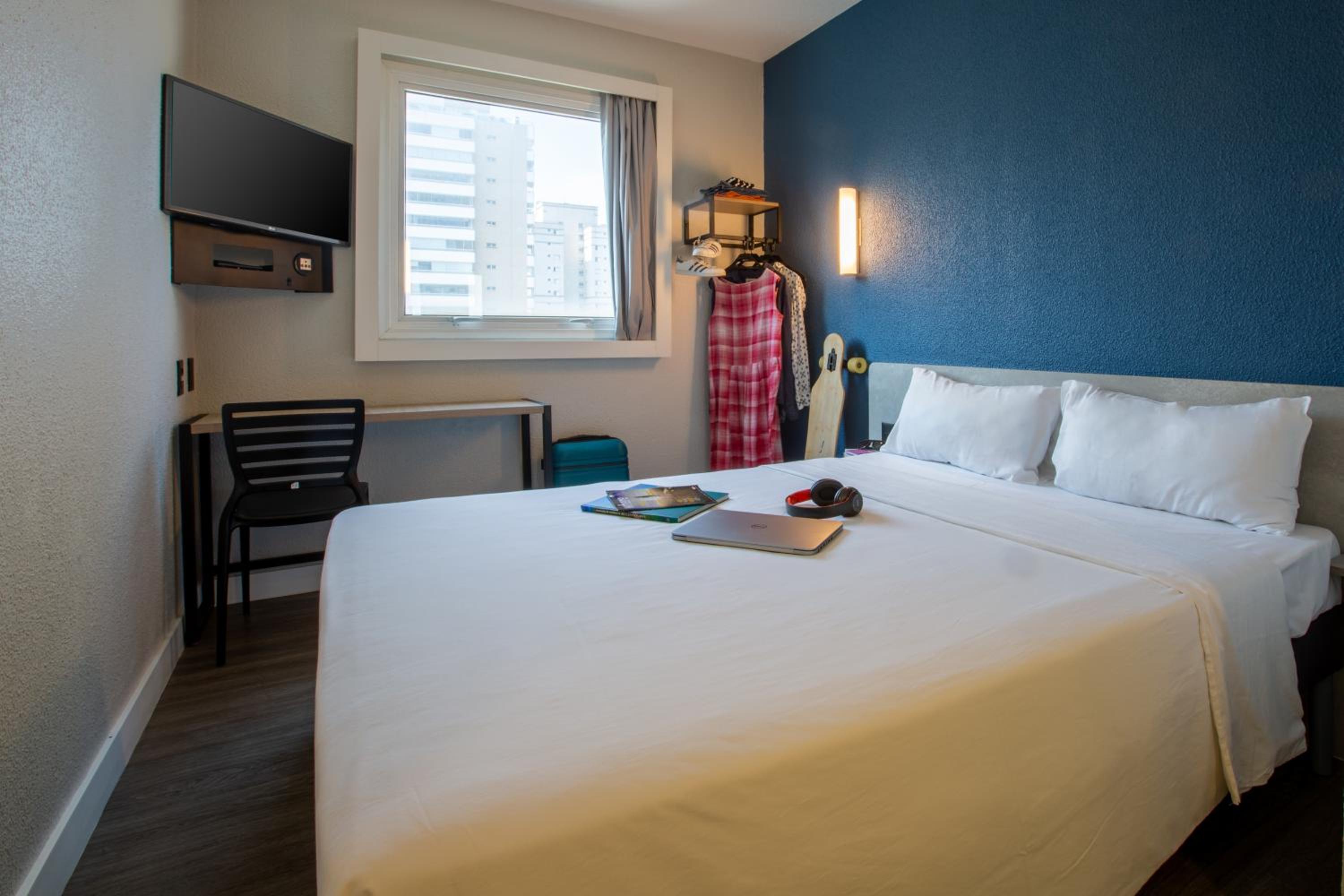 Superior Double Room thumbnail 6