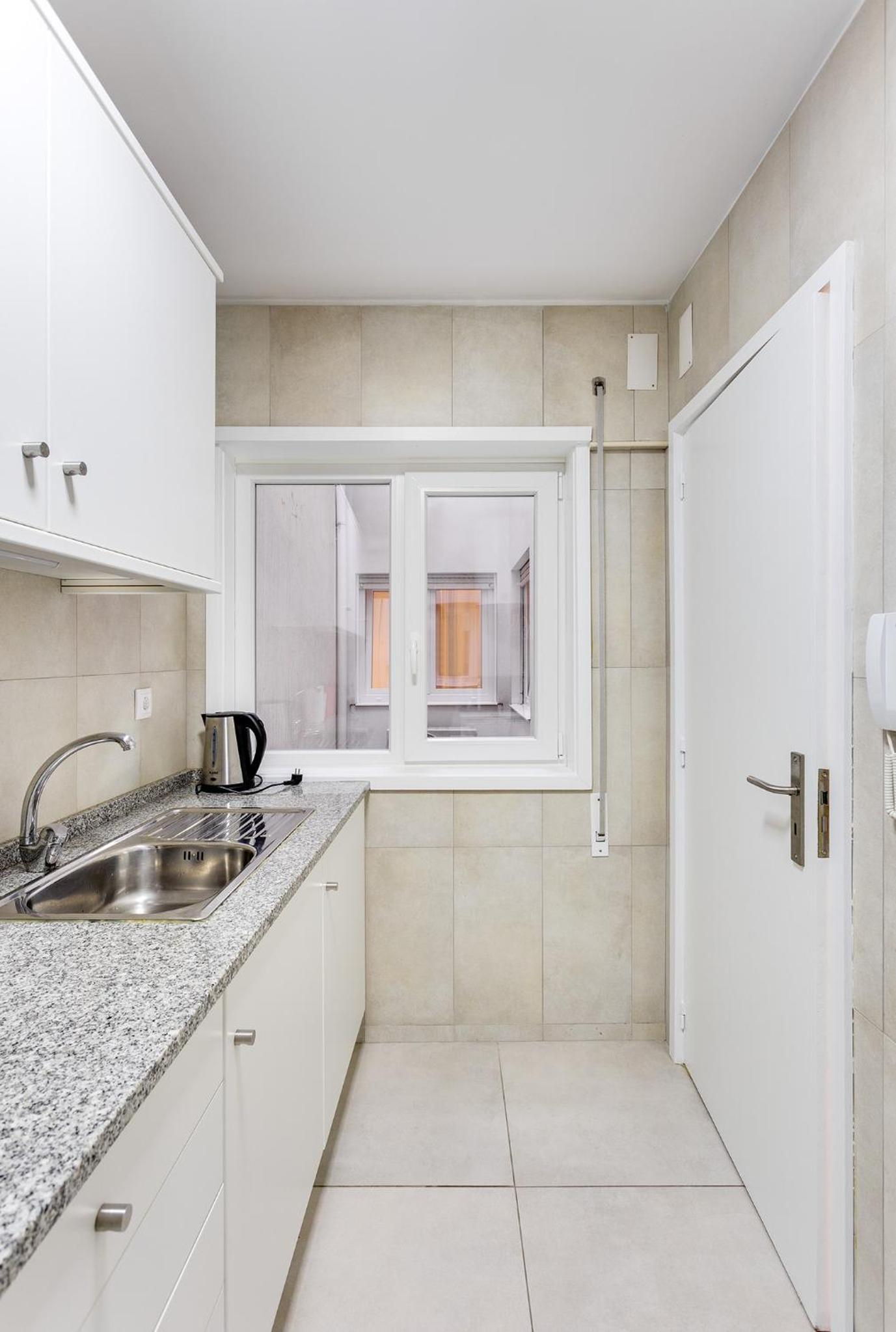 Studio Apartment - Photo 18