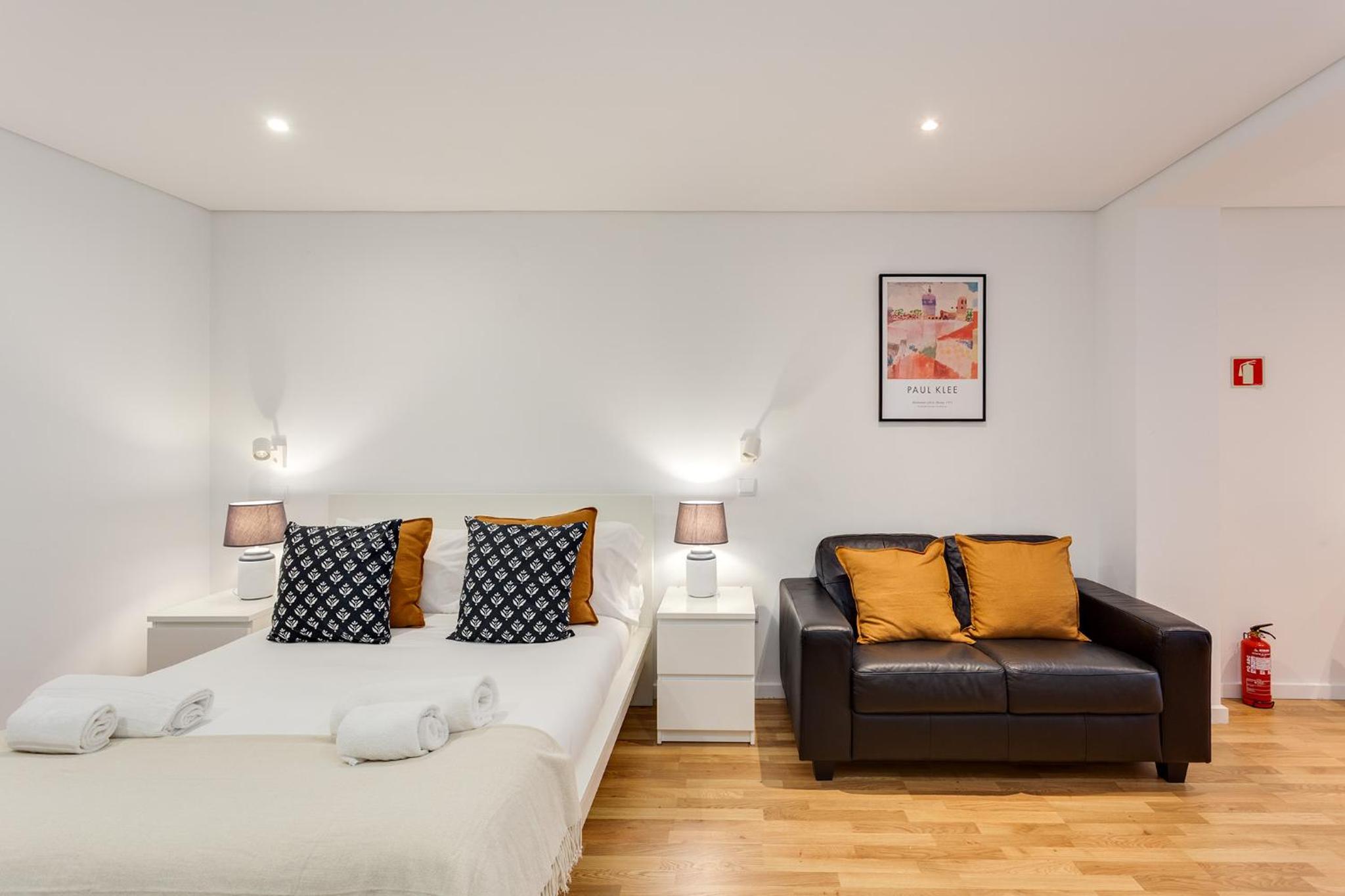 Studio Apartment - Photo 13