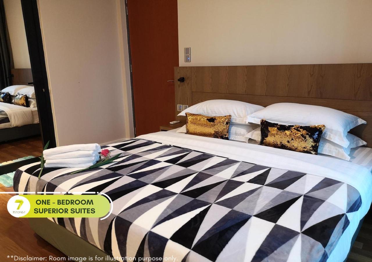 Superior King Suite (High Zone) - Photo 3