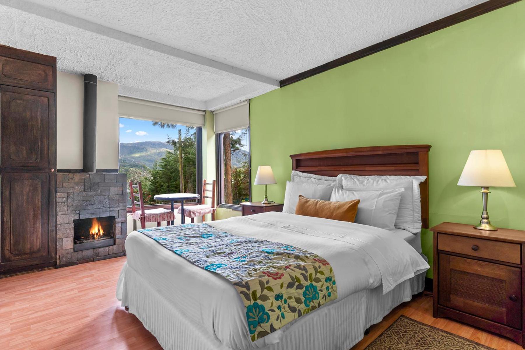 Double Room with Lake View