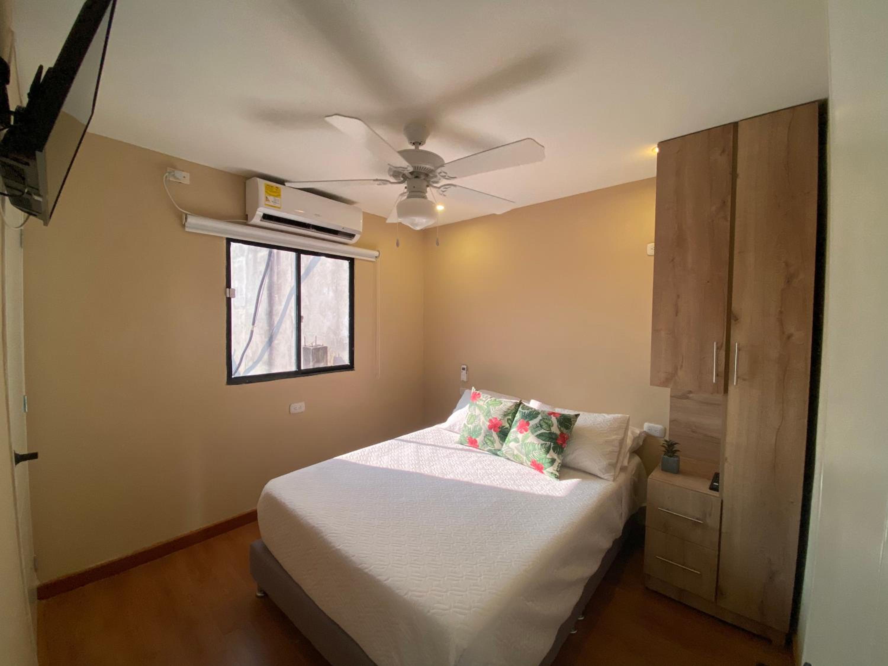One-Bedroom Apartment photo 2