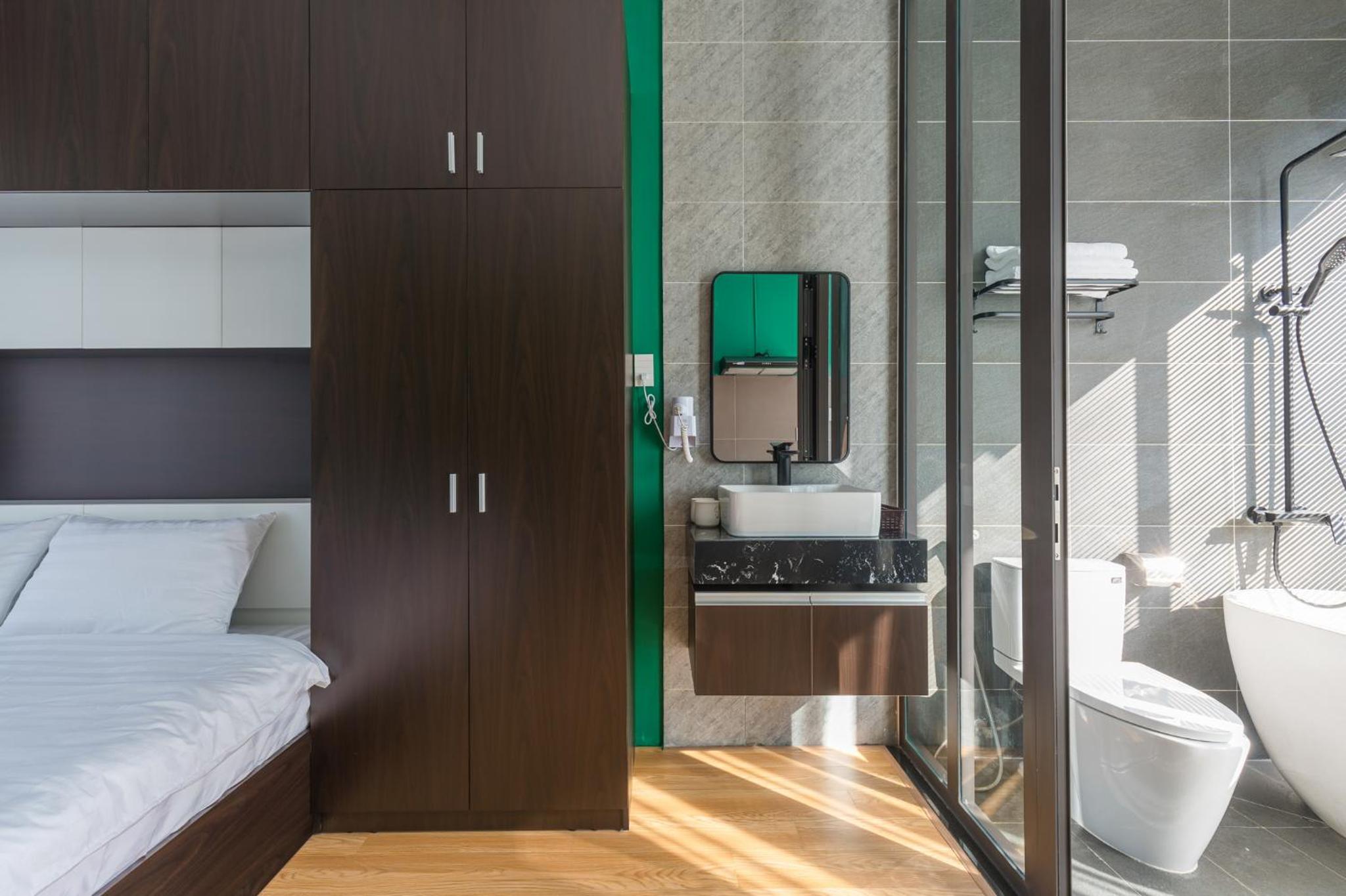 King Room With Balcony