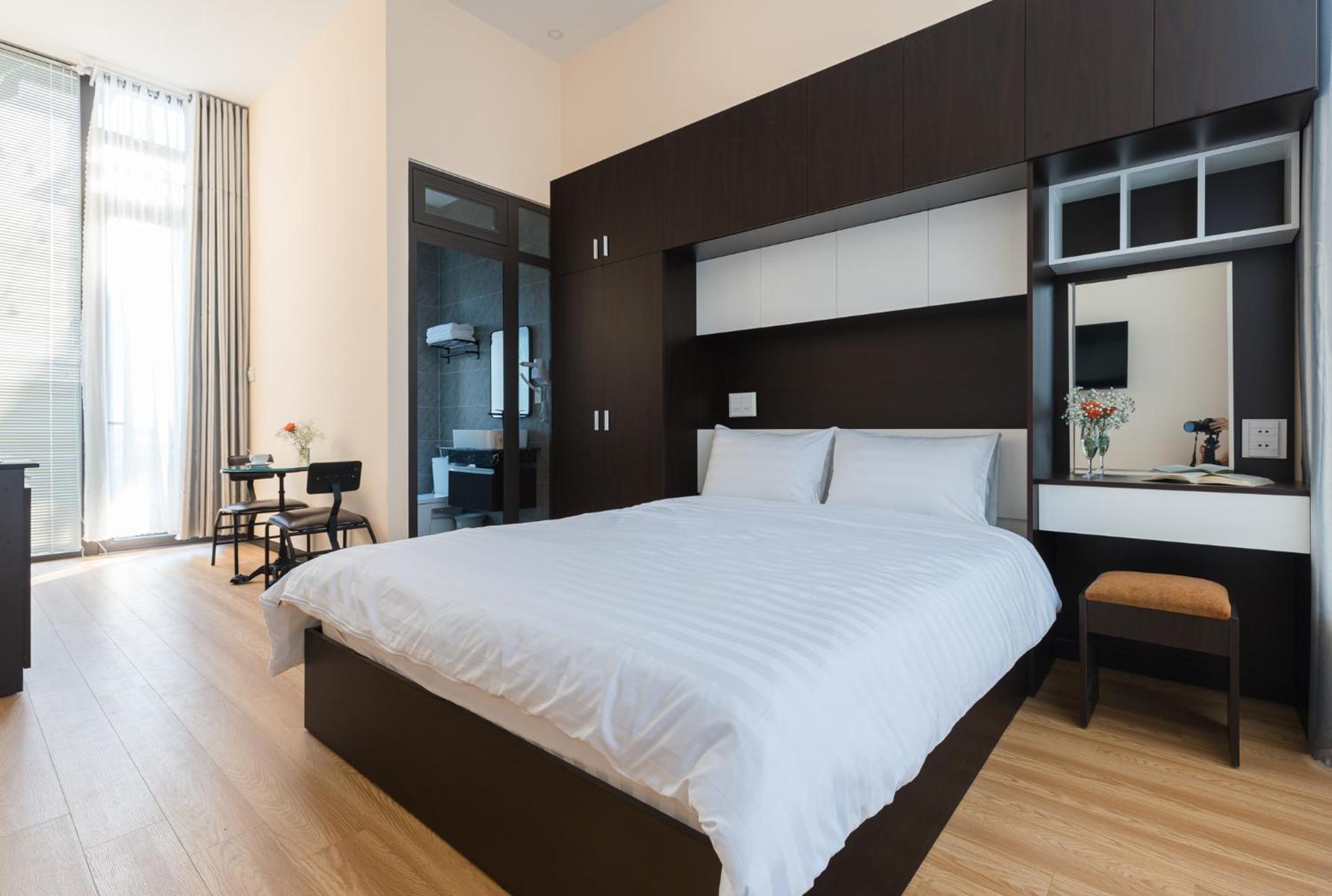 Standard Queen Room