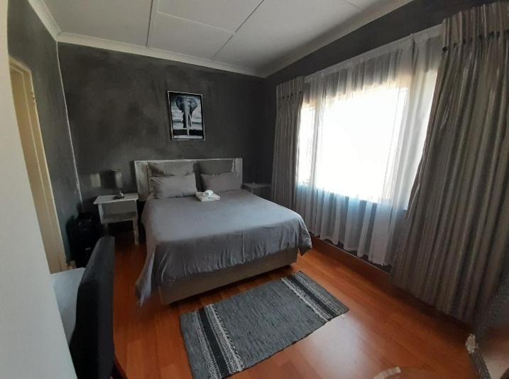 Queen Room - Photo 1