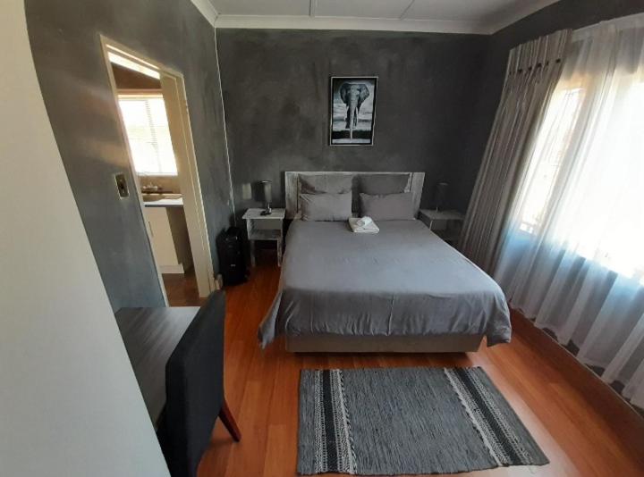 Queen Room - Photo 3