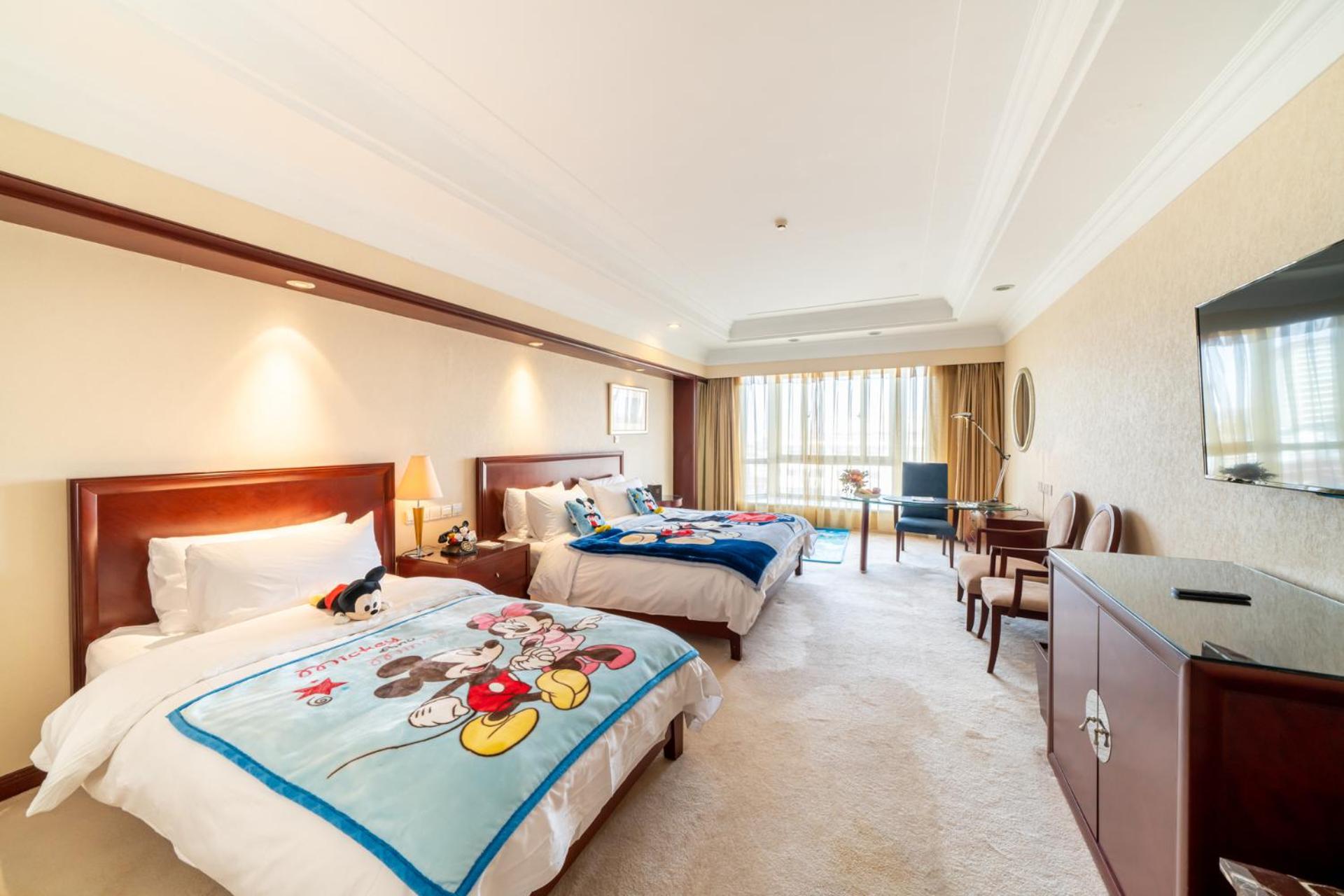 Deluxe Family Room