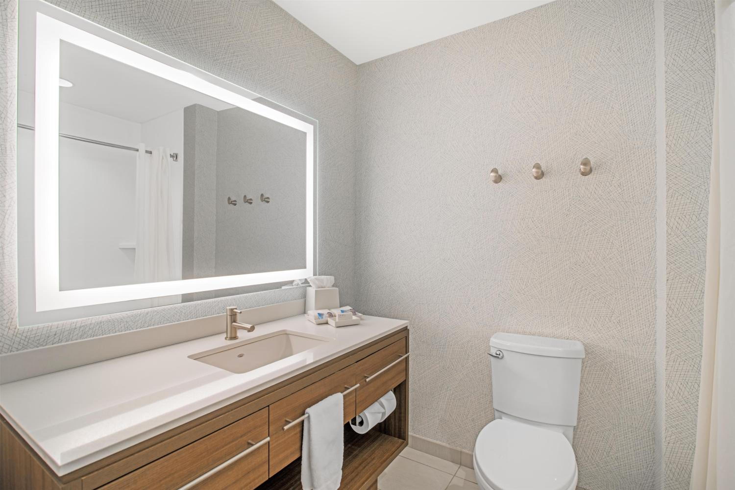 Queen Studio with Two Queen Beds - Mobility and Hearing Access/Non-Smoking
