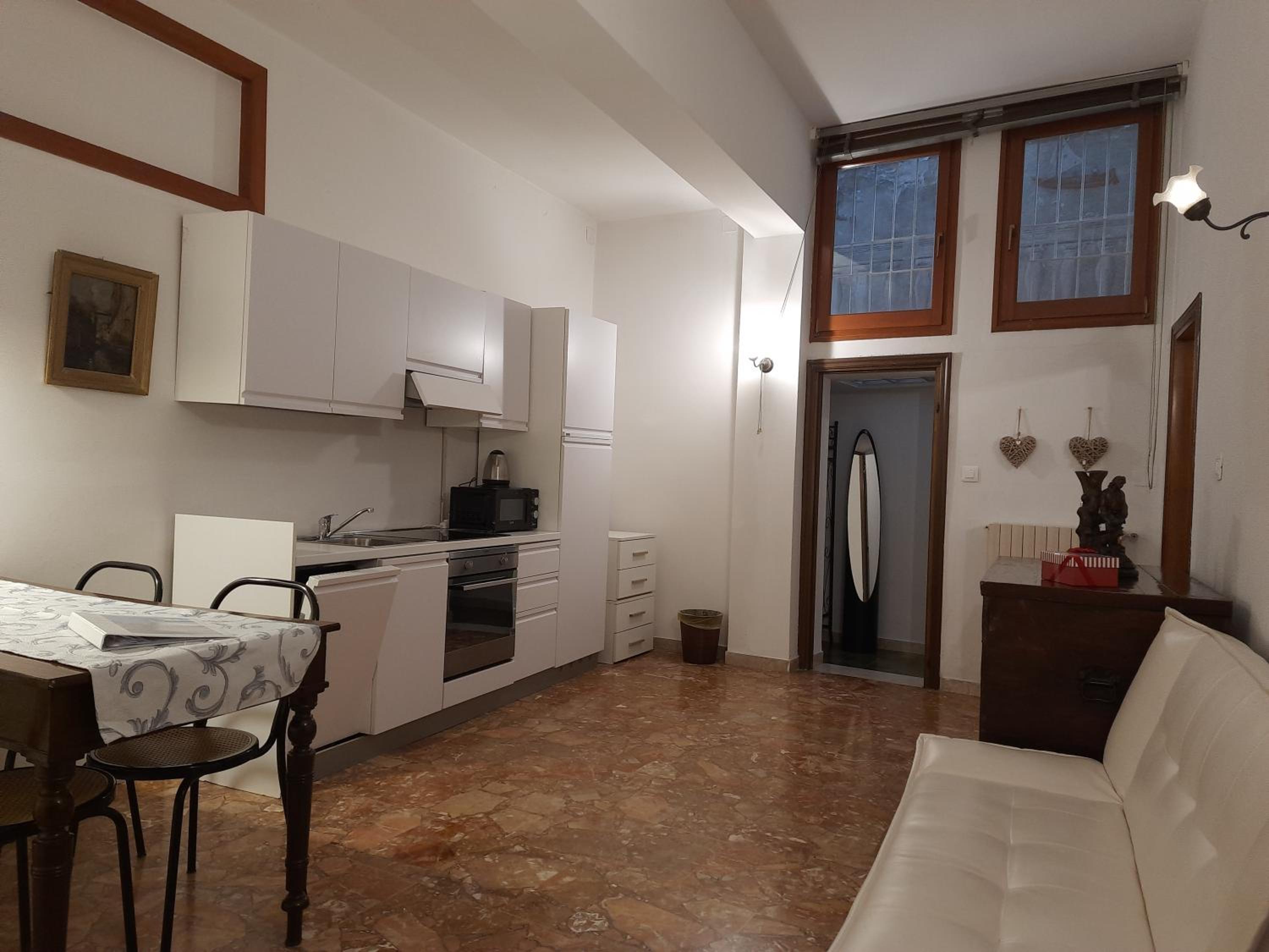 Apartment with Canal View photo 3