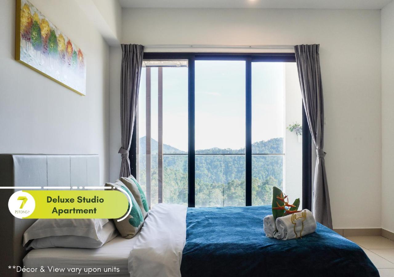 Deluxe Studio Suite with Balcony - Photo 4
