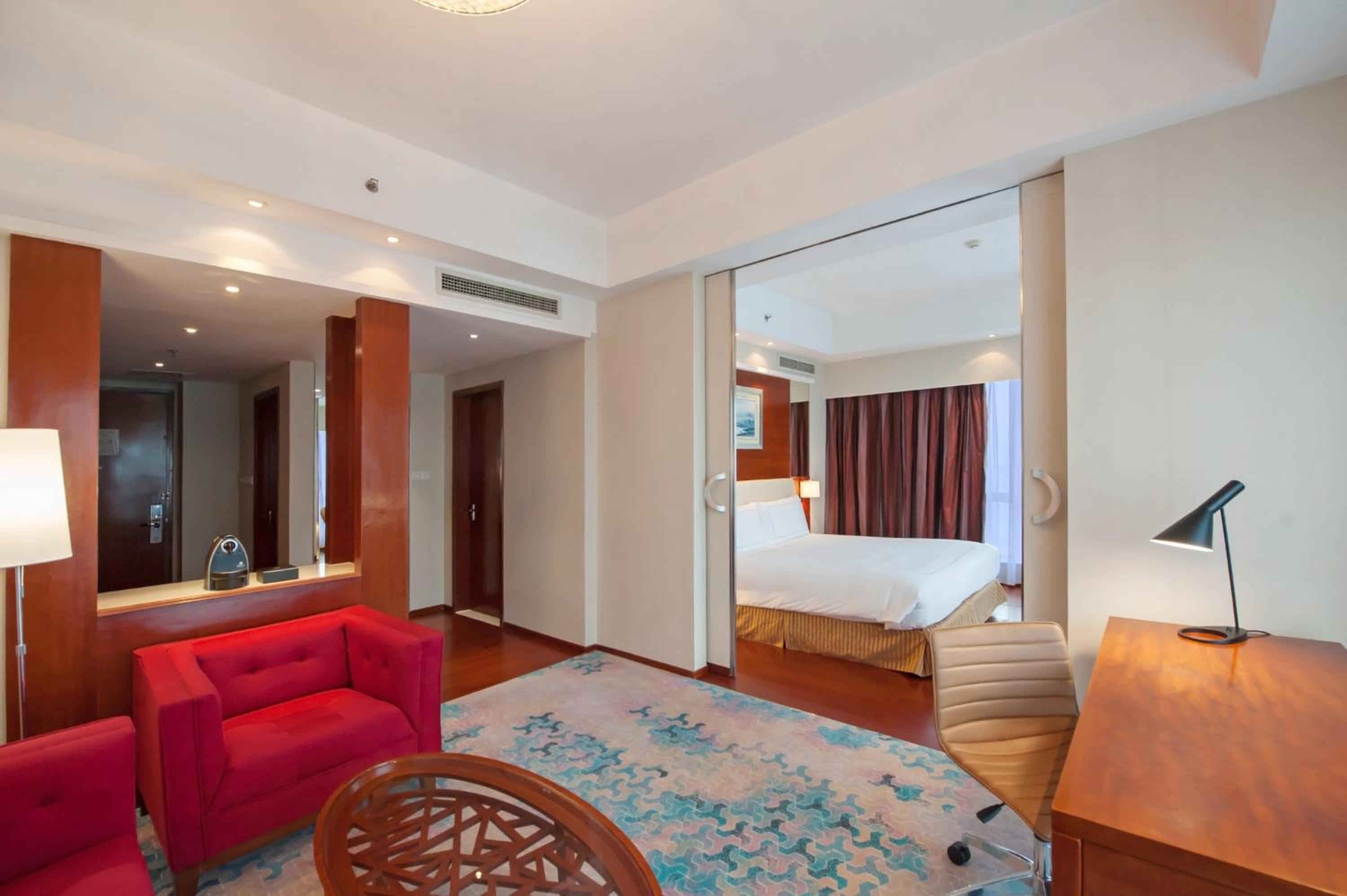 Deluxe Suite - Photo 1