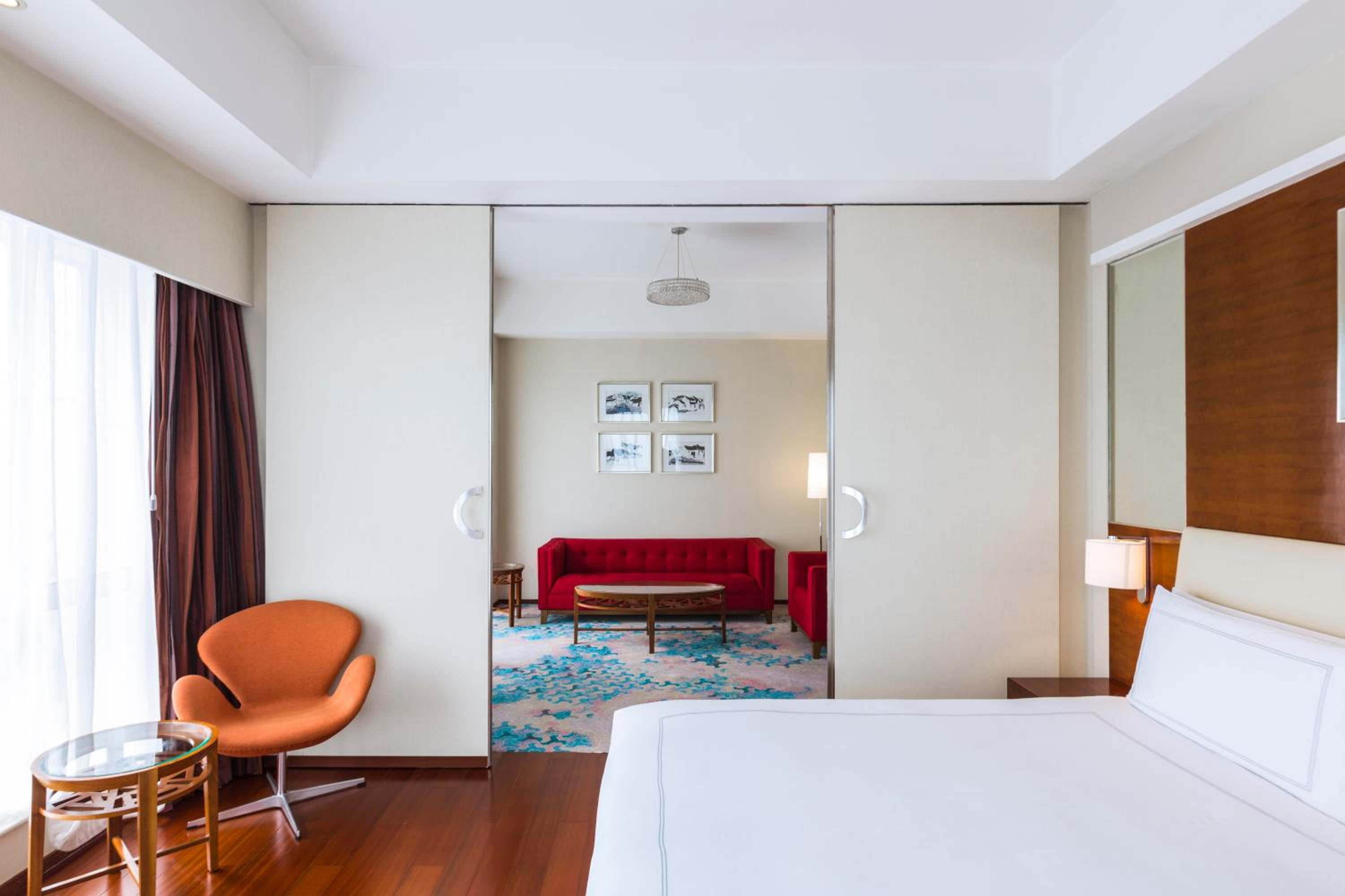 Deluxe Suite - Photo 3
