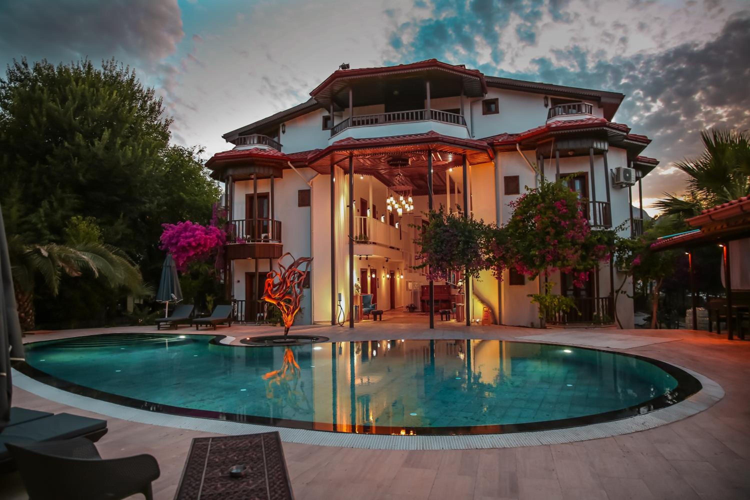 High Floor Double Room with Pool View photo 3