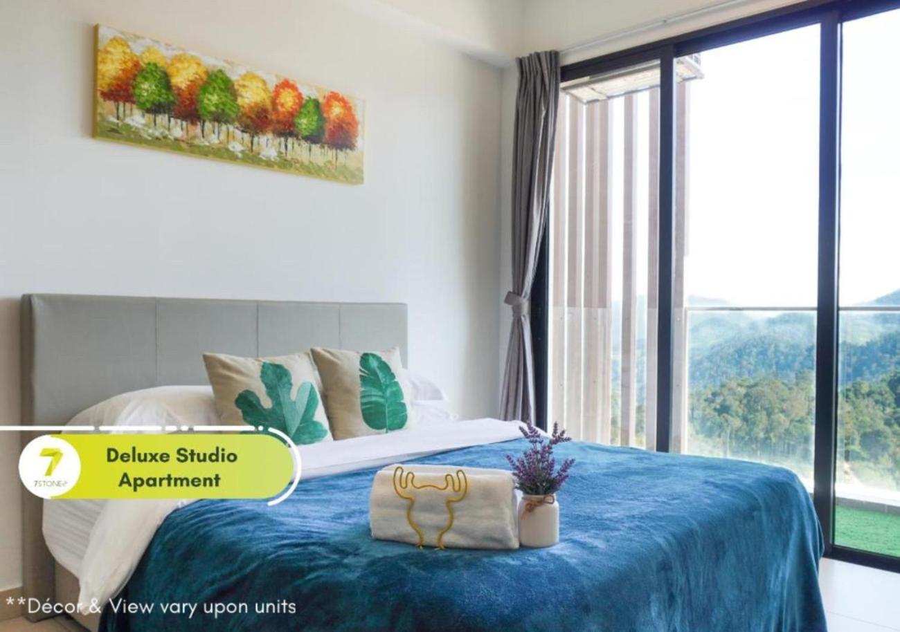 Deluxe Studio Suite with Balcony - Photo 3