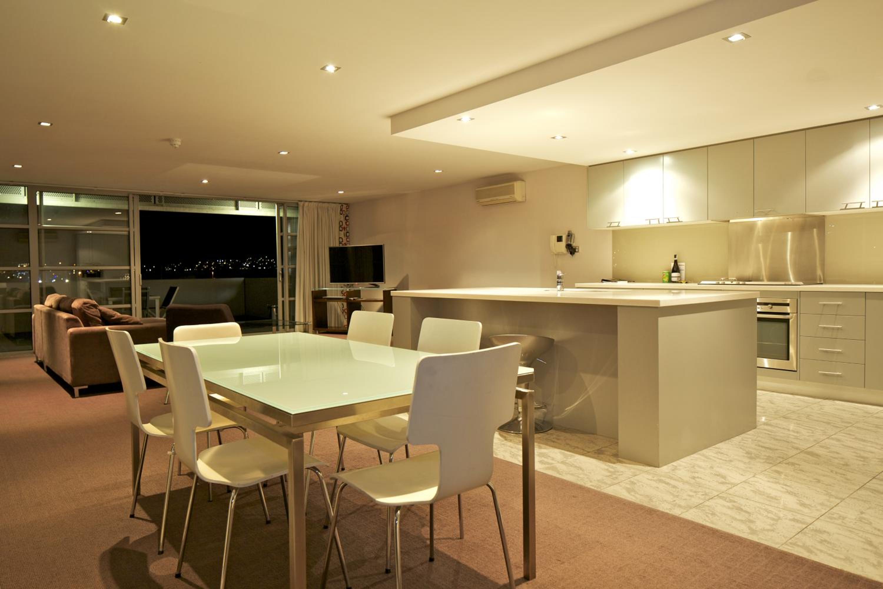 Three-Bedroom Apartment thumbnail 6