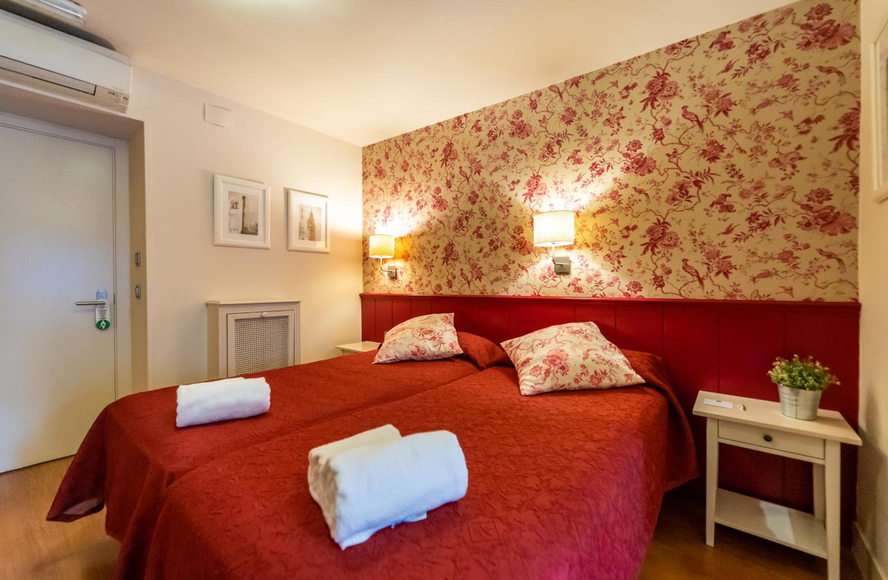 Double or Twin Room - Photo 22