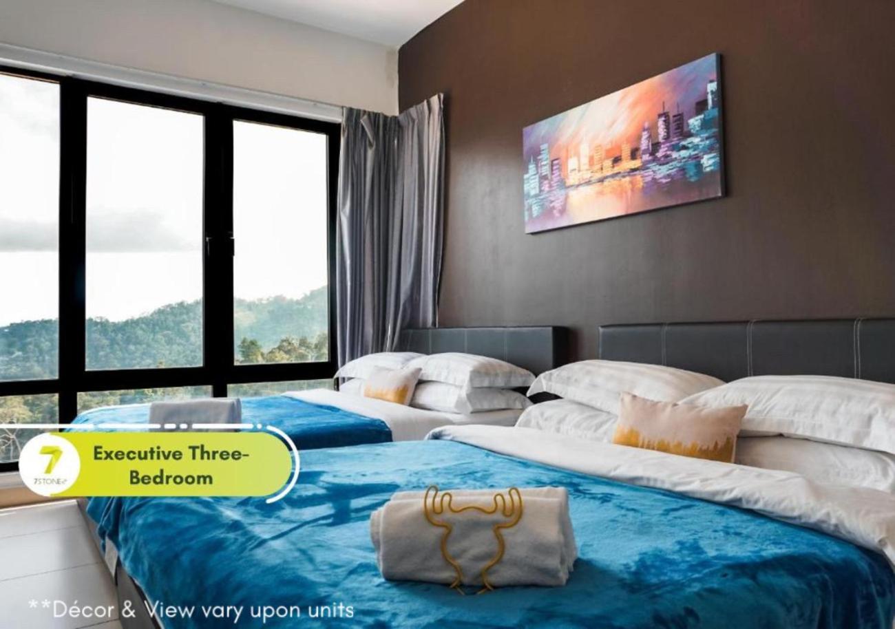 3-Bedroom Executive Suite with Balcony - Photo 3