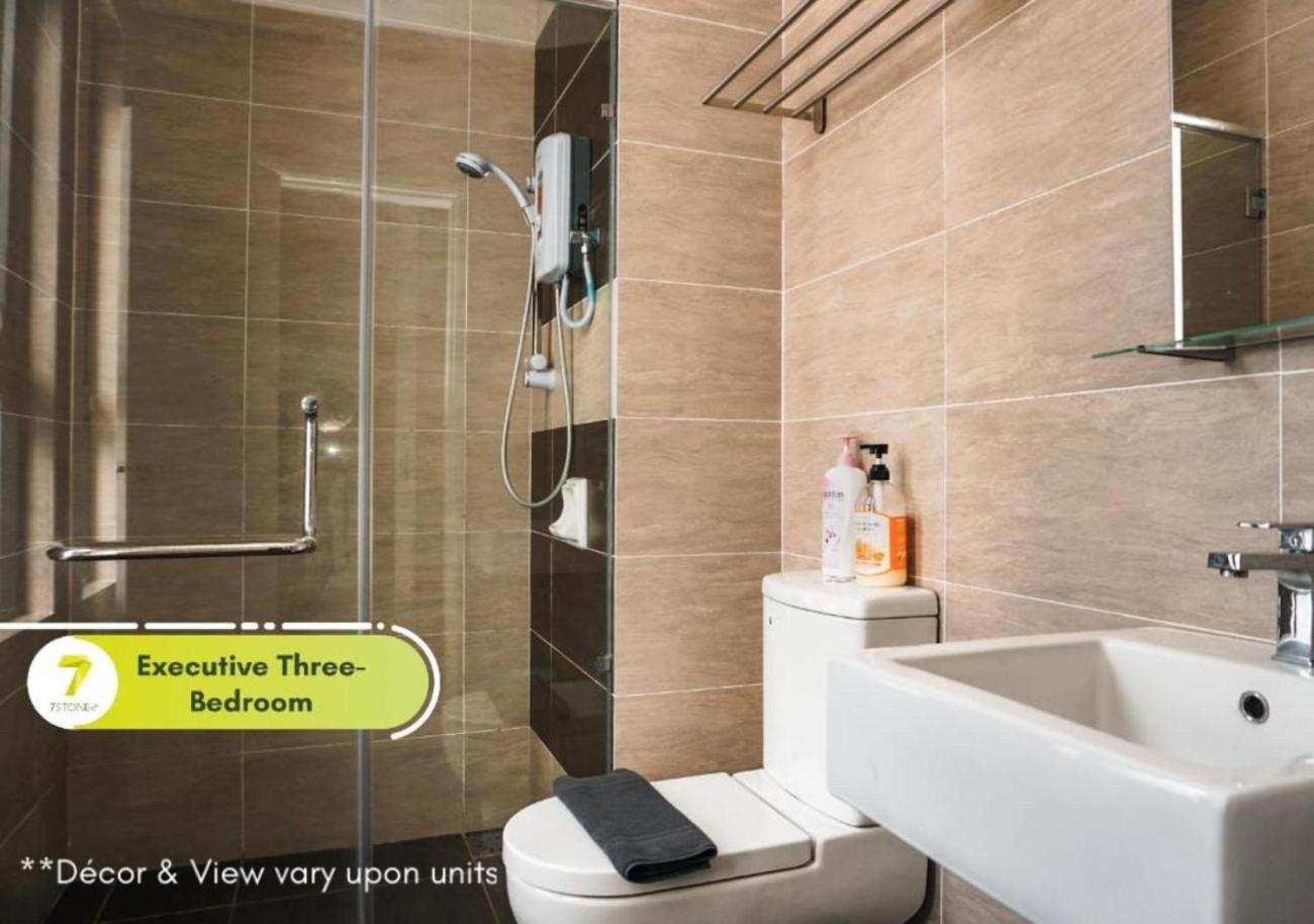 3-Bedroom Executive Suite with Balcony - Photo 6
