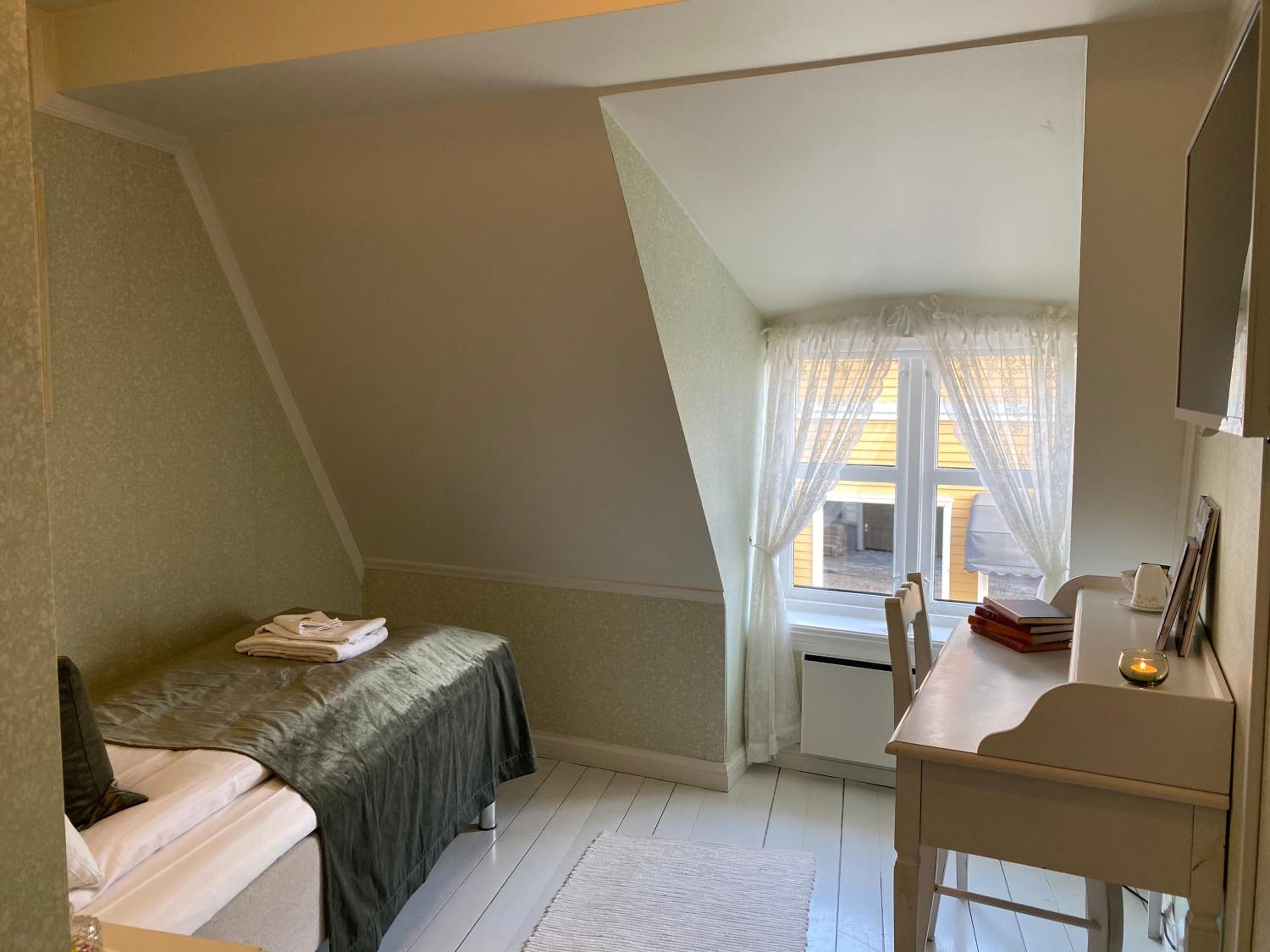 Single Room photo 1
