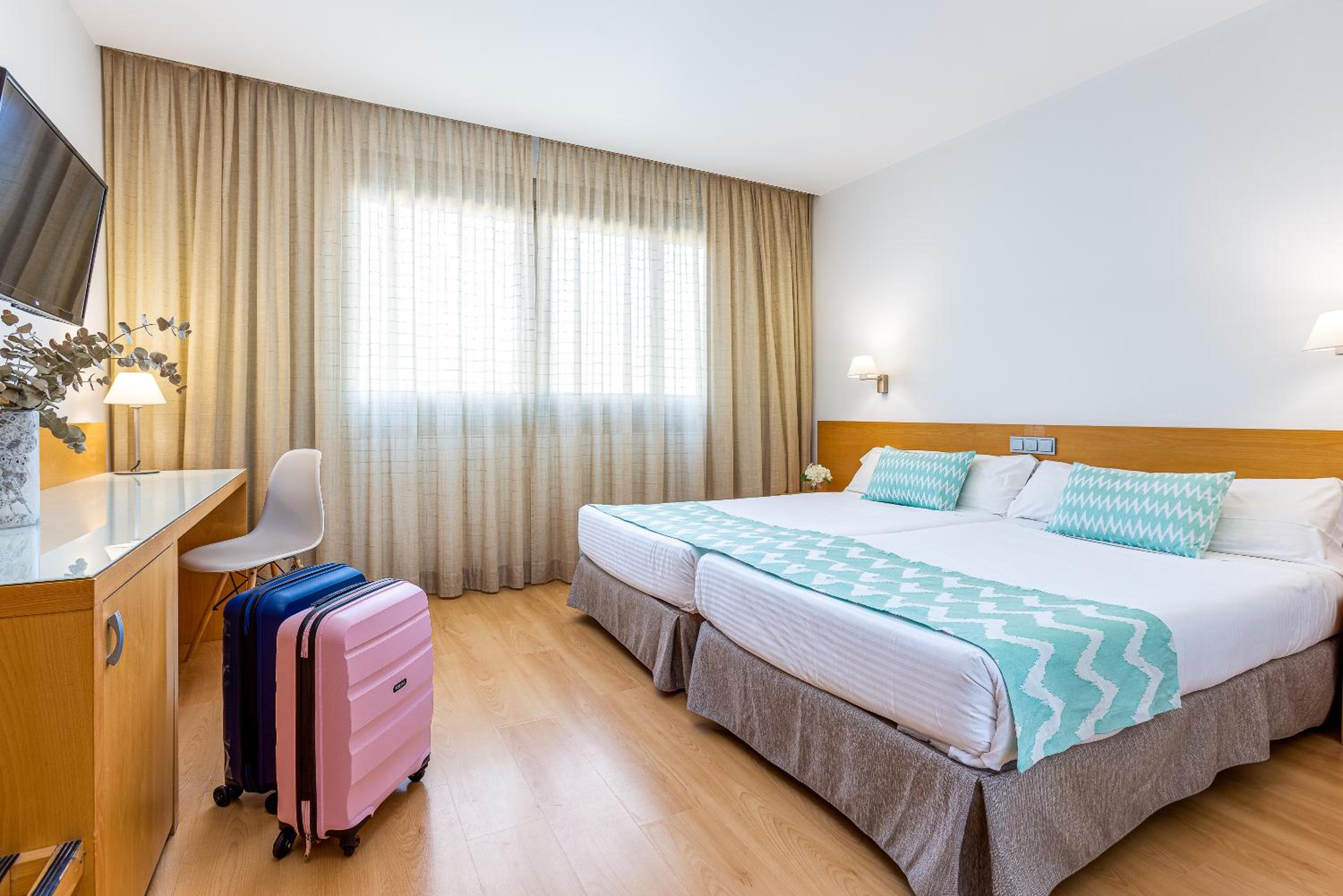 Twin Room - Photo 5