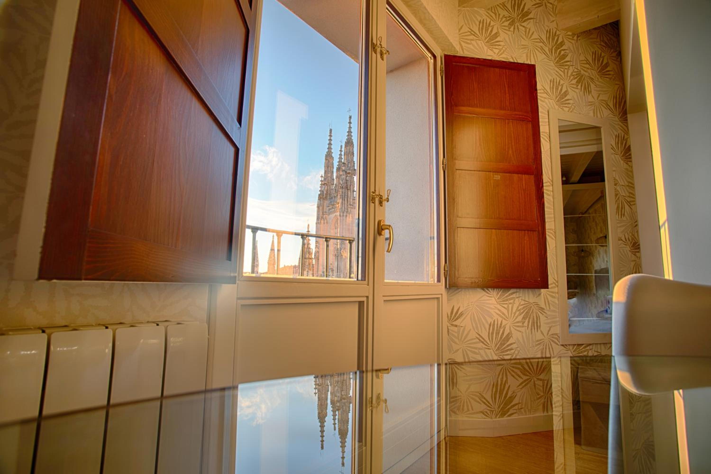 Apartment with Balcony - Photo 71