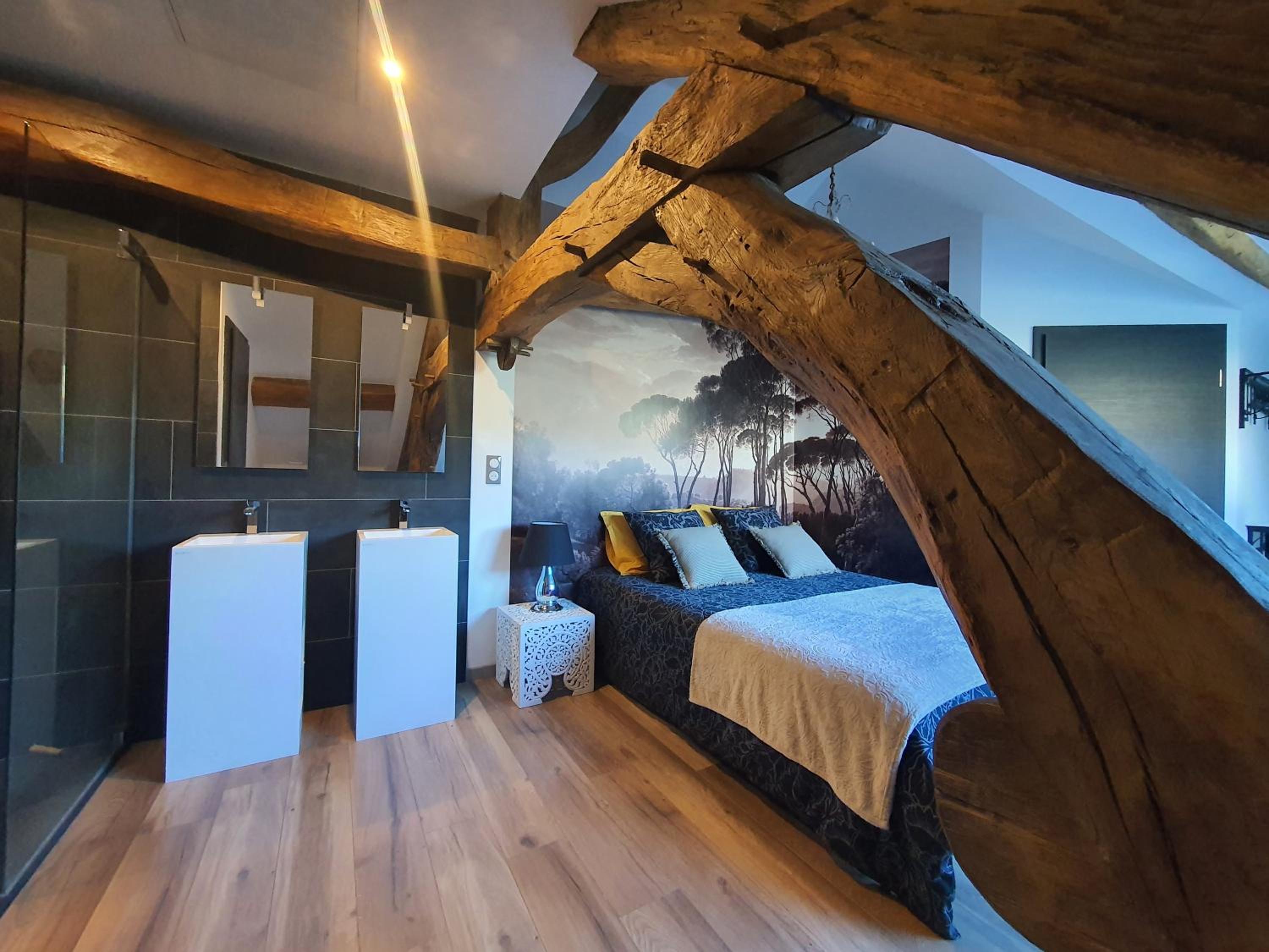 Double Room with Private Bathroom - Photo 2