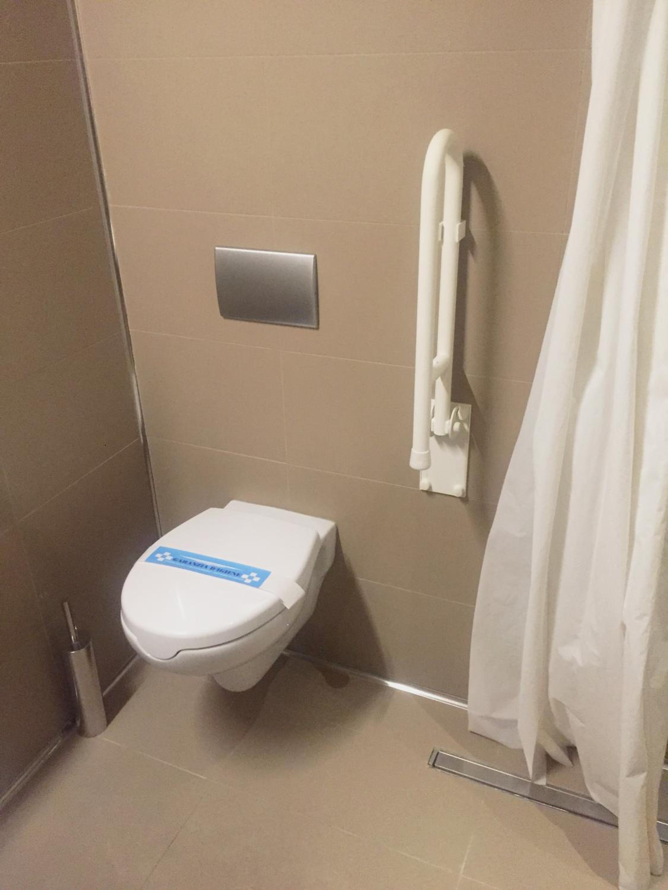 Double Room - Disability Access - Photo 3