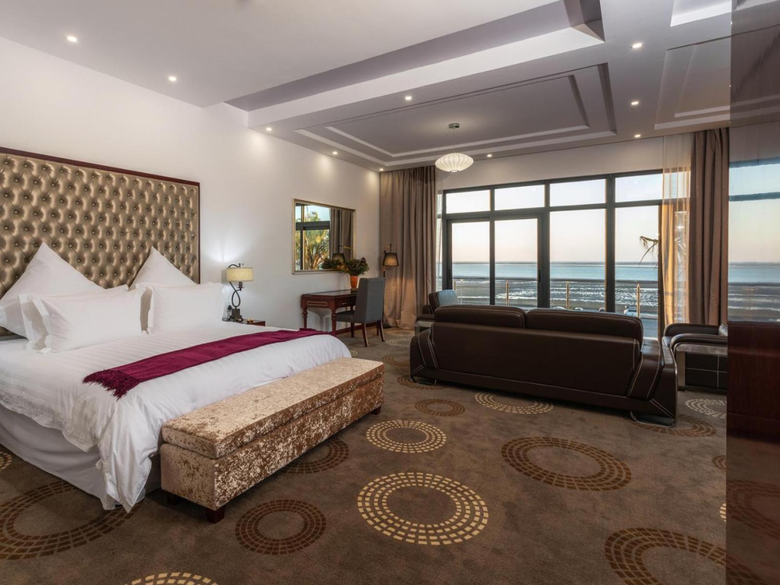 Flamingo Suite with Balcony and Lagoon View