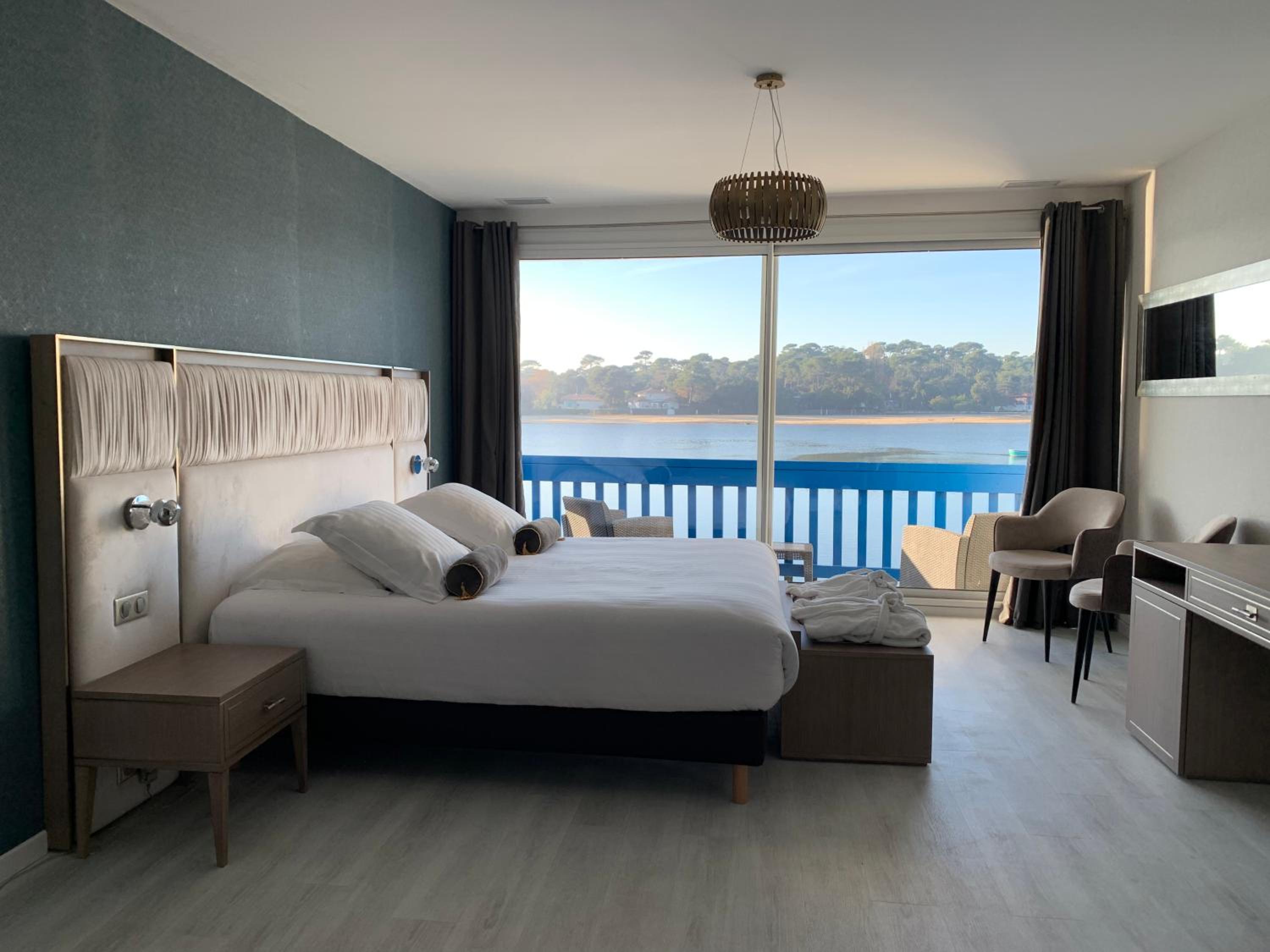 Deluxe Suite - Photo 2