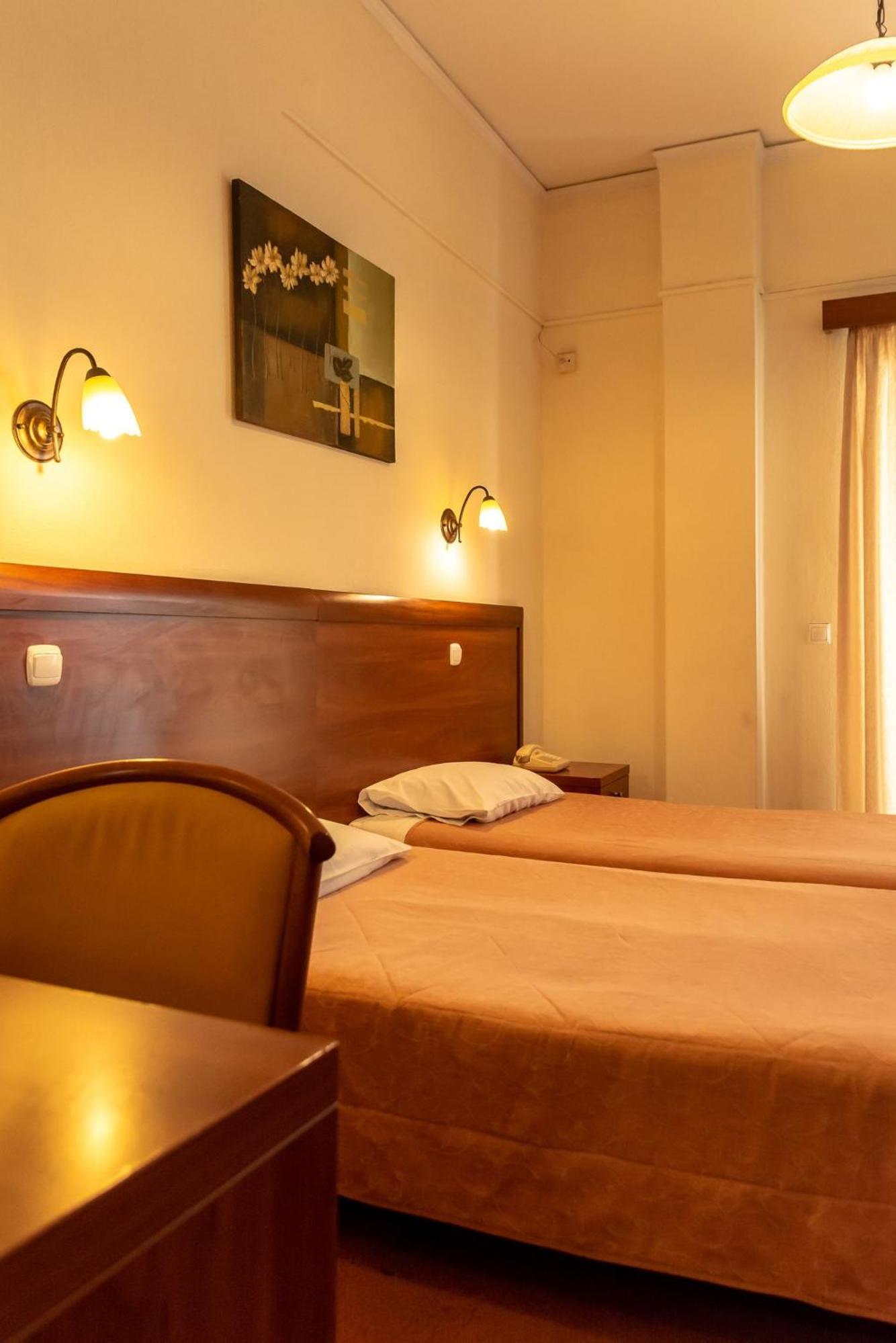 Budget Double Room - Photo 3