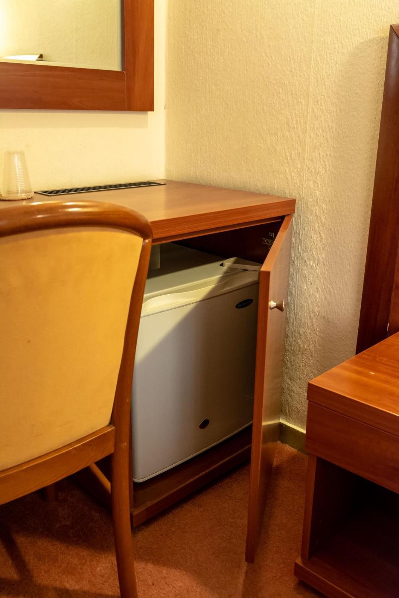 Budget Double Room - Photo 6