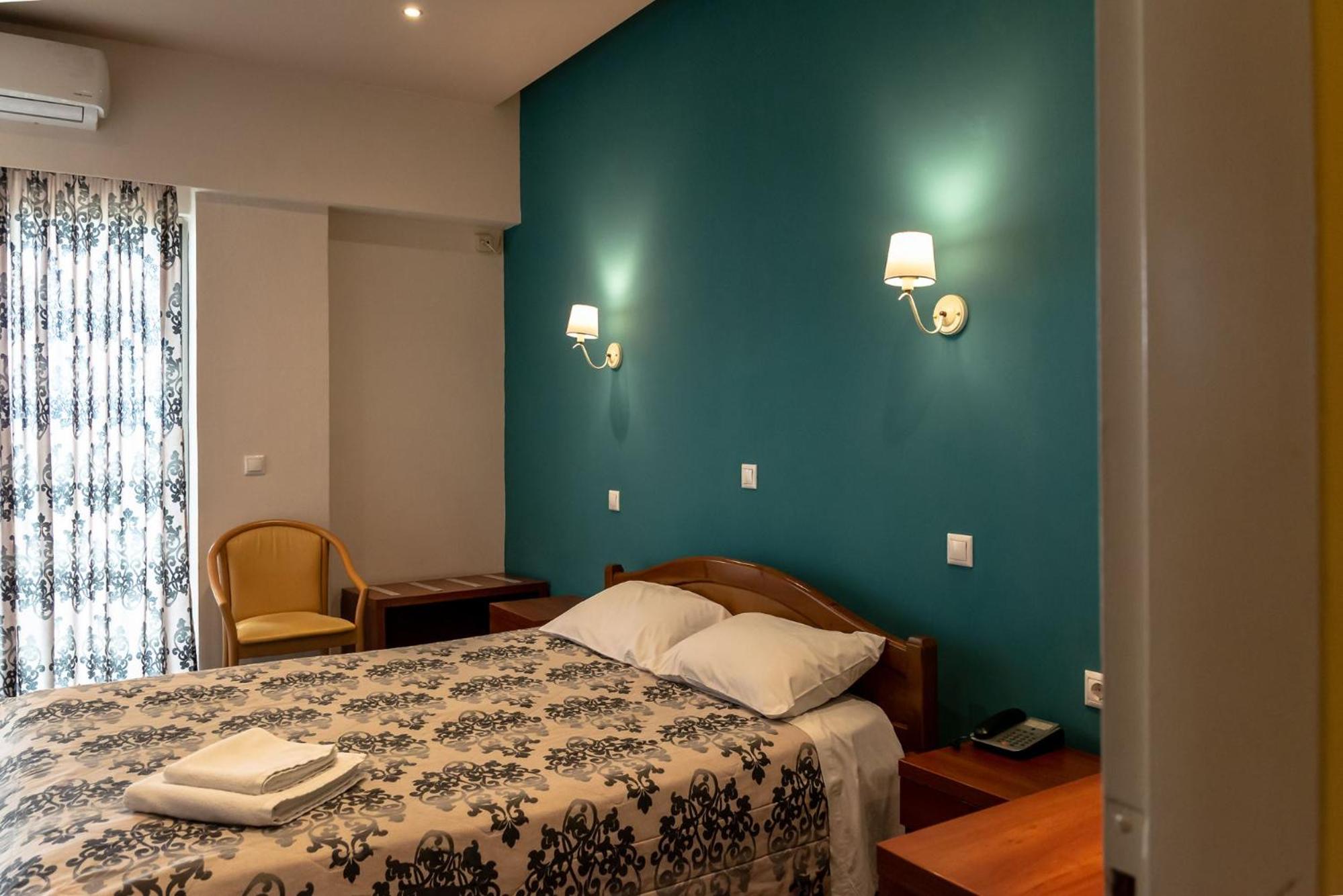 Budget Double Room - Photo 26