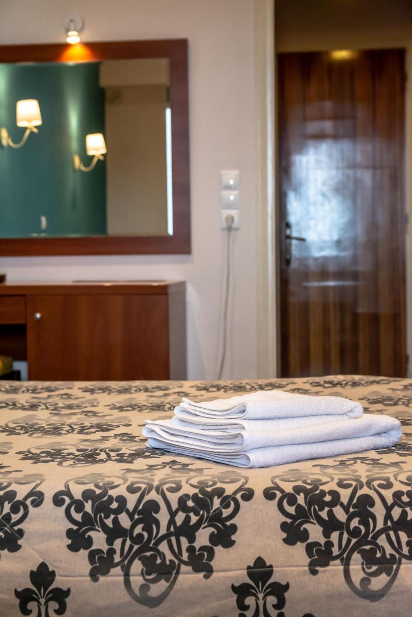 Budget Double Room - Photo 27